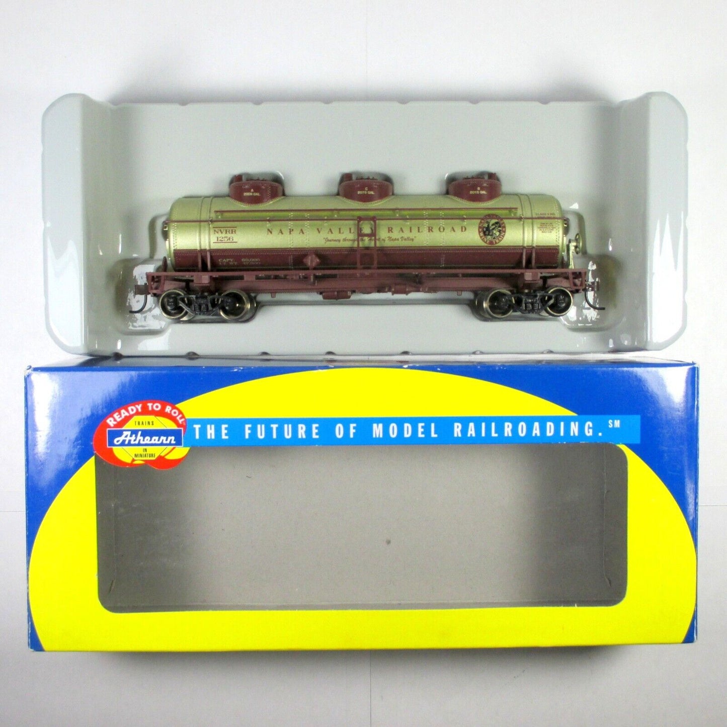 HO Scale NAPA VALLEY Railroad Wine Train 3-Dome Tank Car NVRR 1256 -Athearn 8508