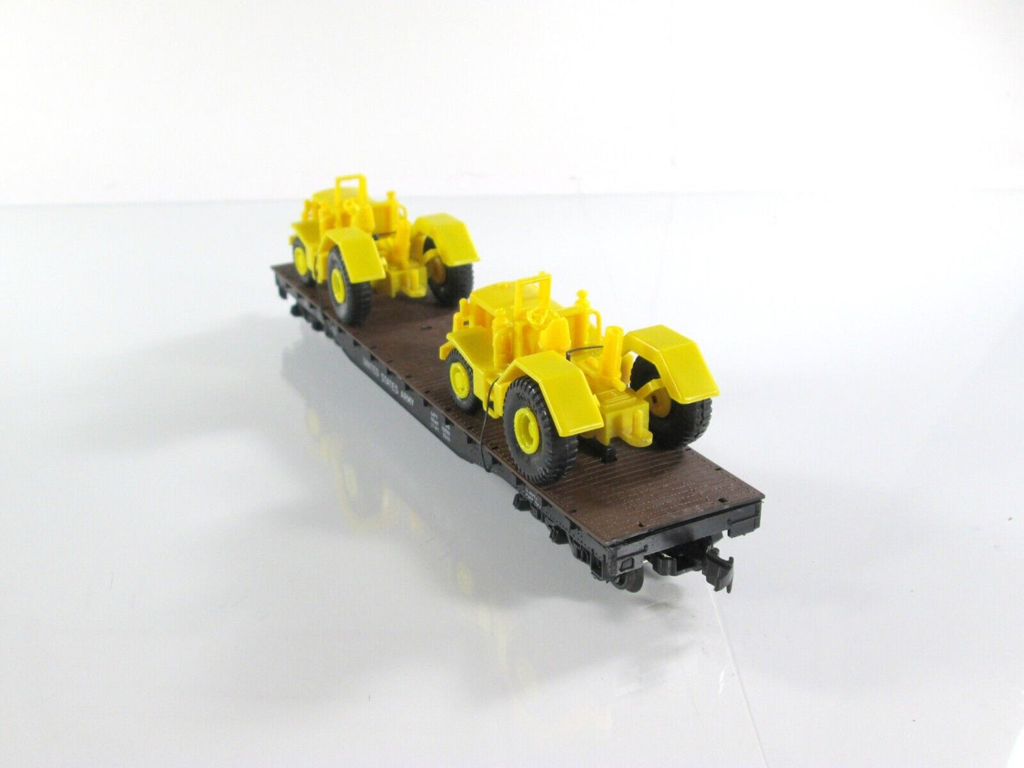 HO Scale US ARMY Heavyweight Flat Car w/ 2 Motor Graders - USAX 38065 - AHM 5373