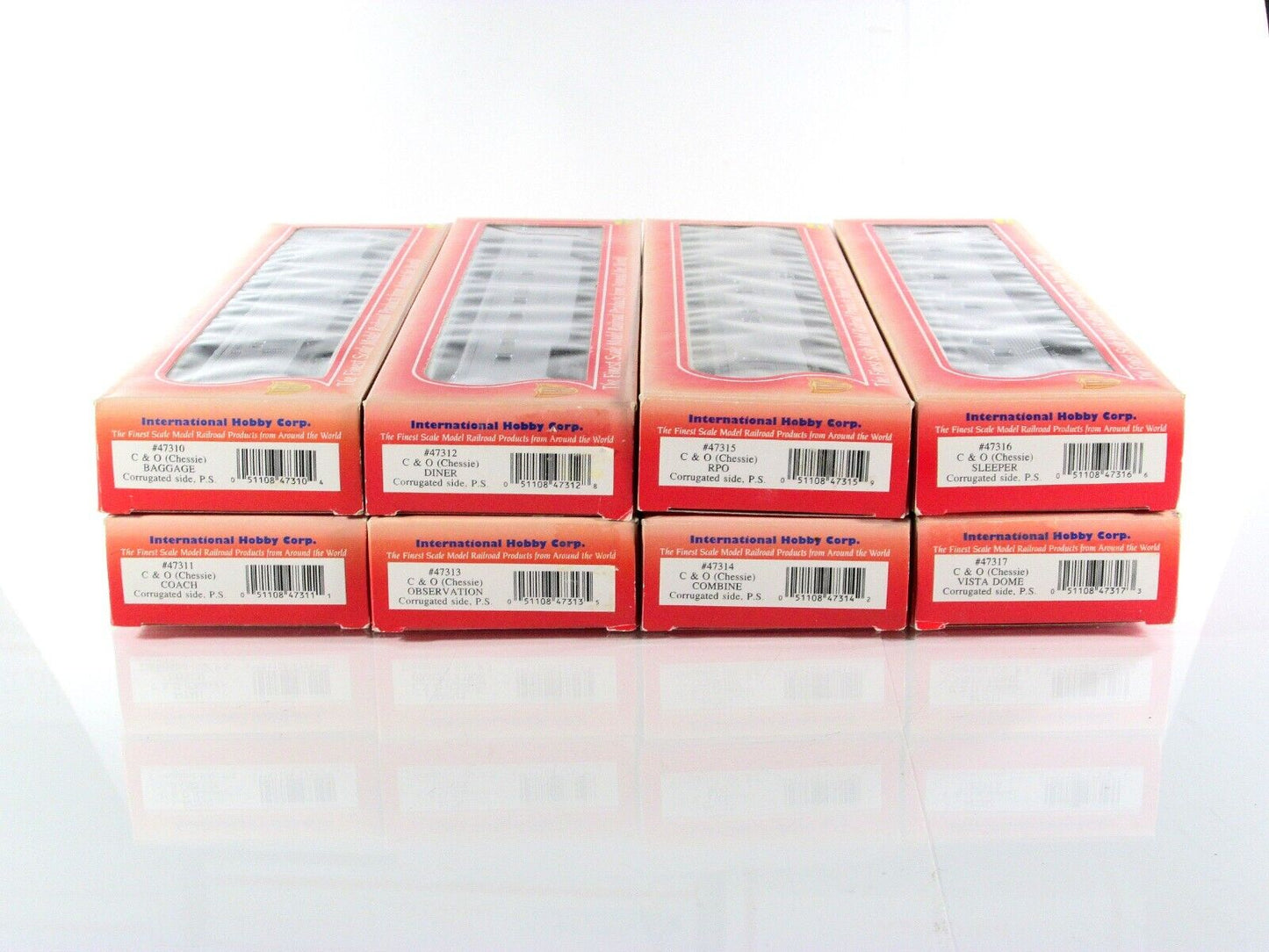 HO Scale **The CHESSIE** / C&O Lightweight Passenger Car 8-Pack Set -- IHC 47318