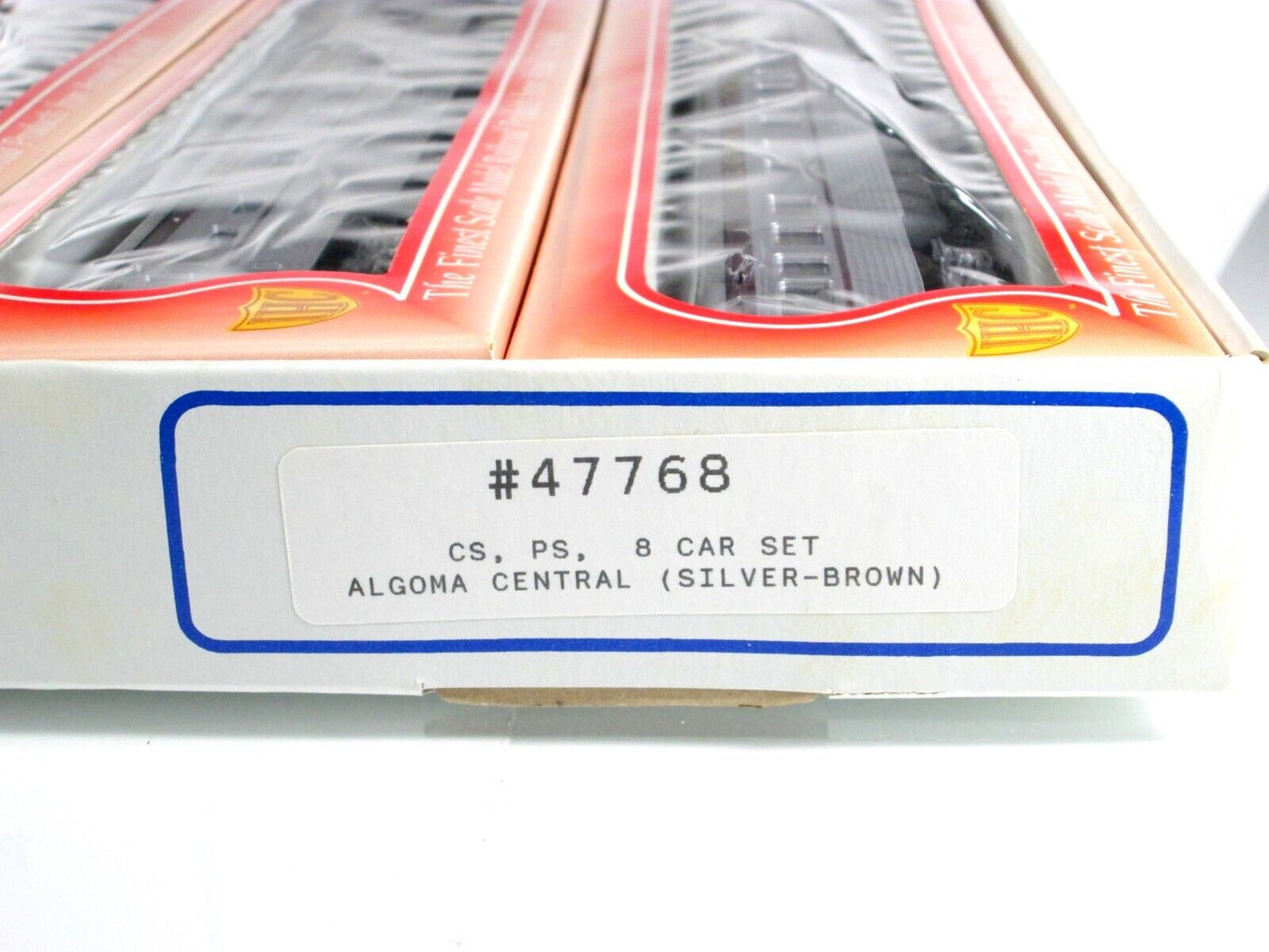 HO Scale ALGOMA CENTRAL Corrugated Lightweight Passenger 8-Car Set --- IHC 47768