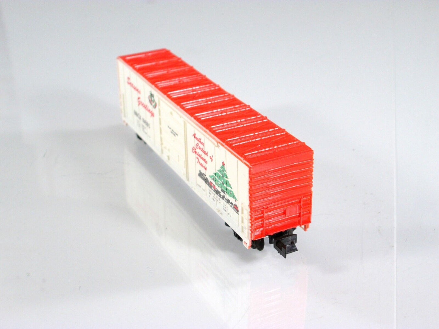 N Scale ***CHRISTMAS SEASON'S GREETINGS*** 50' Box Car, BBCX 1988 - Bev-Bel 2165