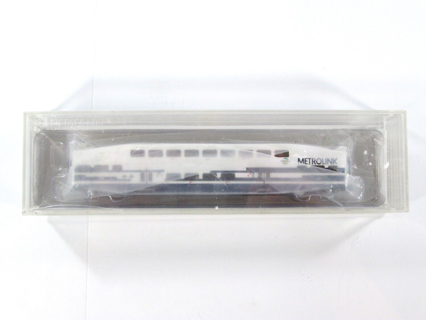 N Scale BOMBARDIER METROLINK Bi-Level Passenger Coach Car 139 ---- Athearn 26013