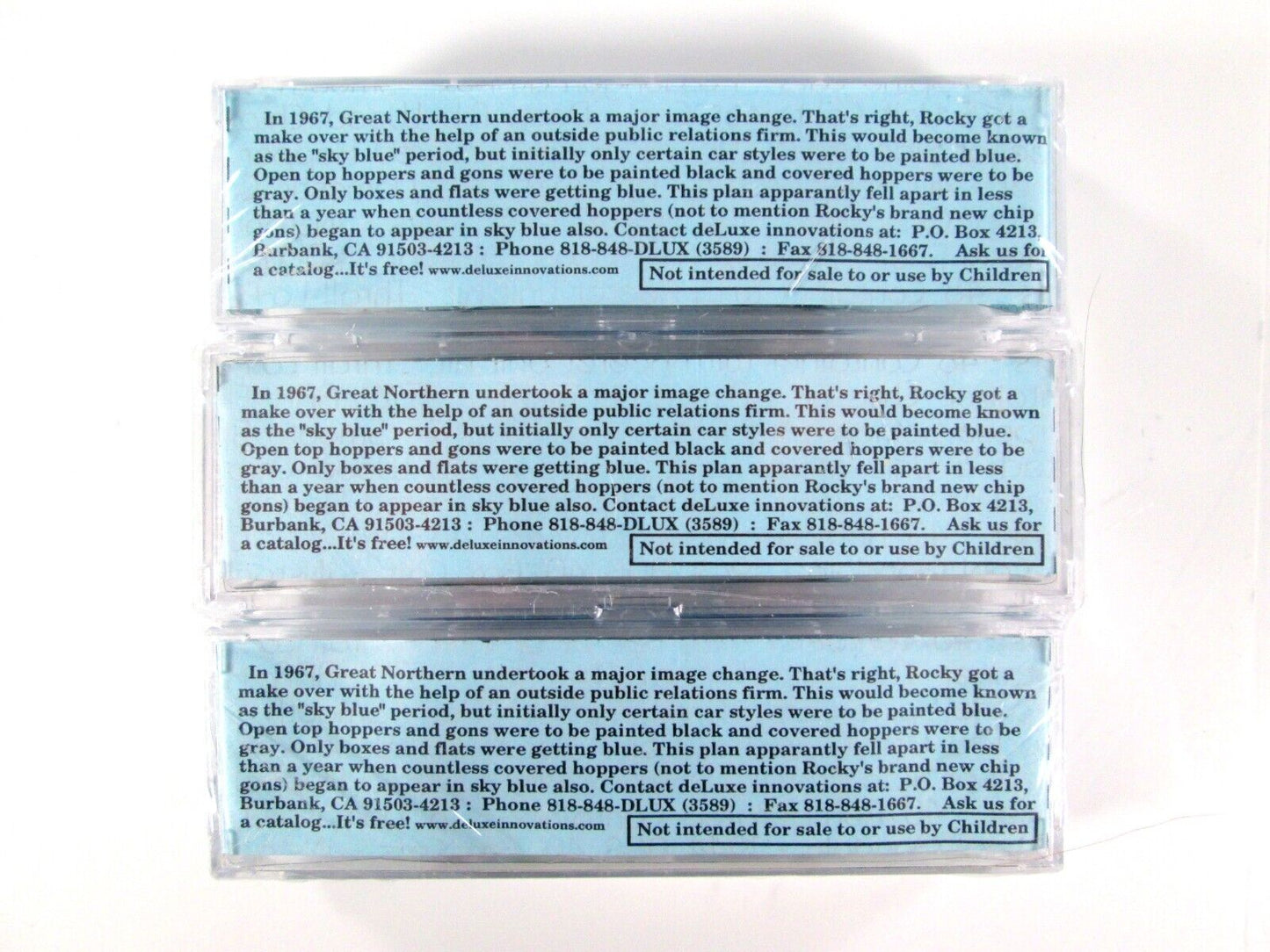 N Scale **GREAT NORTHERN** 2-Bay Covered Hopper 3-Set, 1967 Scheme, DELUXE 72503