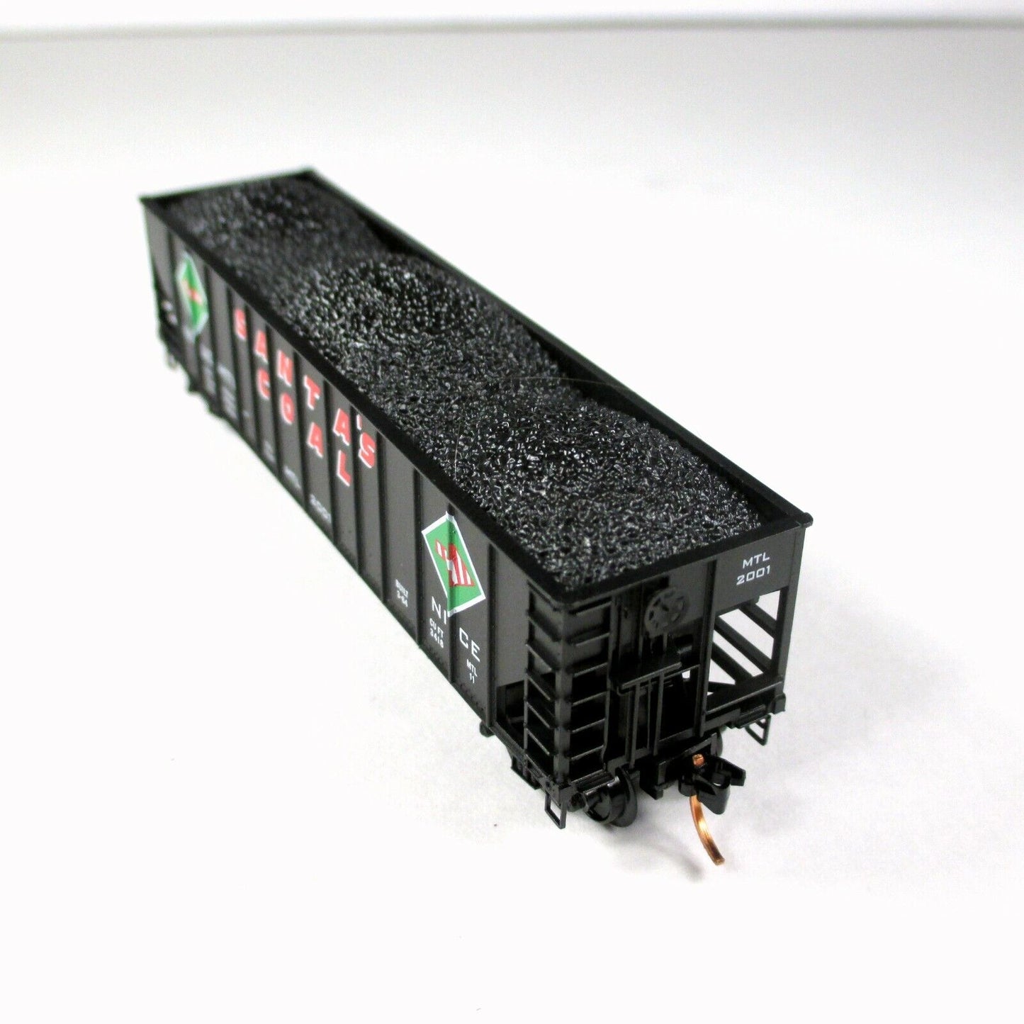 N Scale ***SANTA'S COAL*** 3-Bay Christmas Holiday Hopper -- Micro Trains 108070