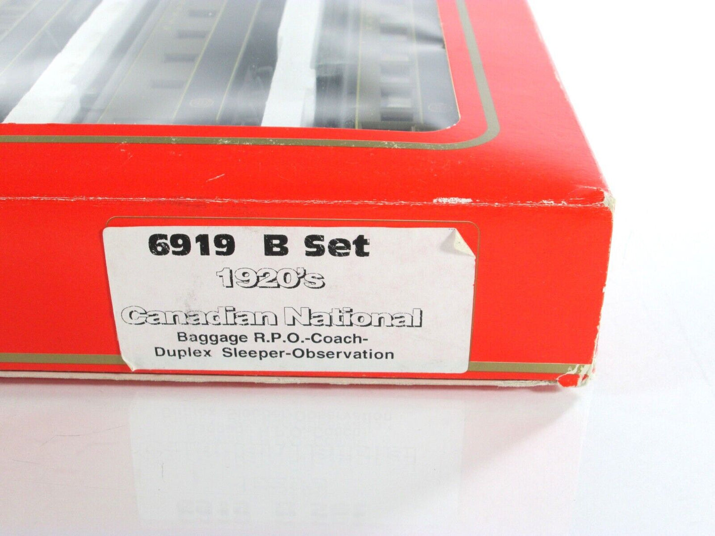 HO Scale *CANADIAN NATIONAL* 1920s Passenger Set B - Rivarossi 6919, Knuckle Cpl