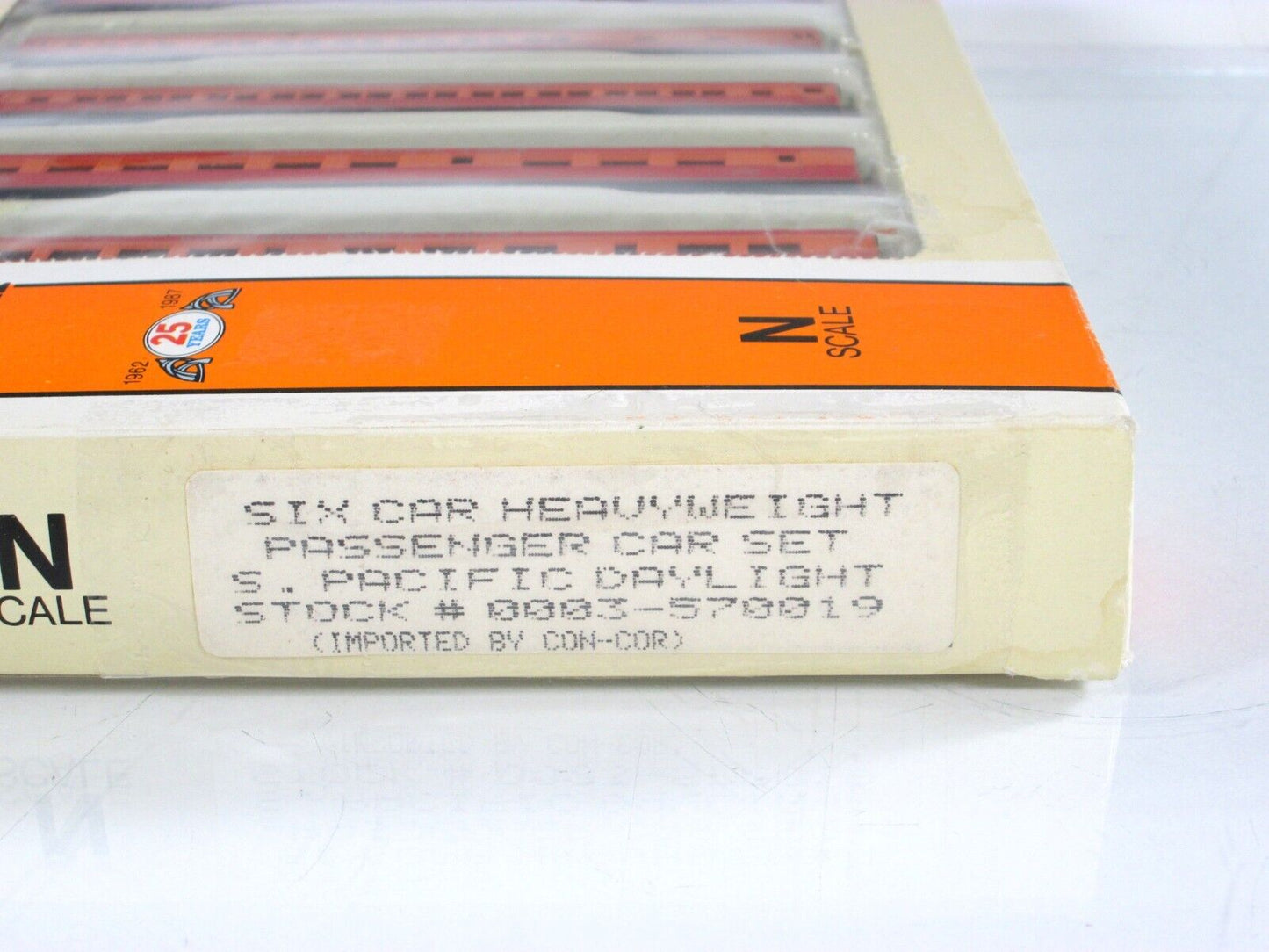 N Scale **SOUTHERN PACIFIC DAYLIGHT** HvyWt Passenger 6-Car Set - Con-Cor 570019
