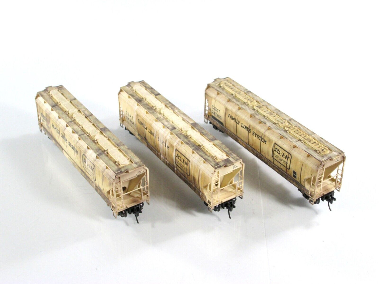 N Scale **CSX / ex-FAMILY LINES** Weathered Hopper 3-Set --Micro Trains 99305610