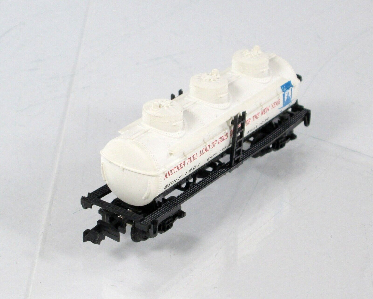 N Scale ***HAPPY NEW YEAR*** 3-Dome Tank Car, BBNY 1991 - Bev-Bel 2183 ***RARE**