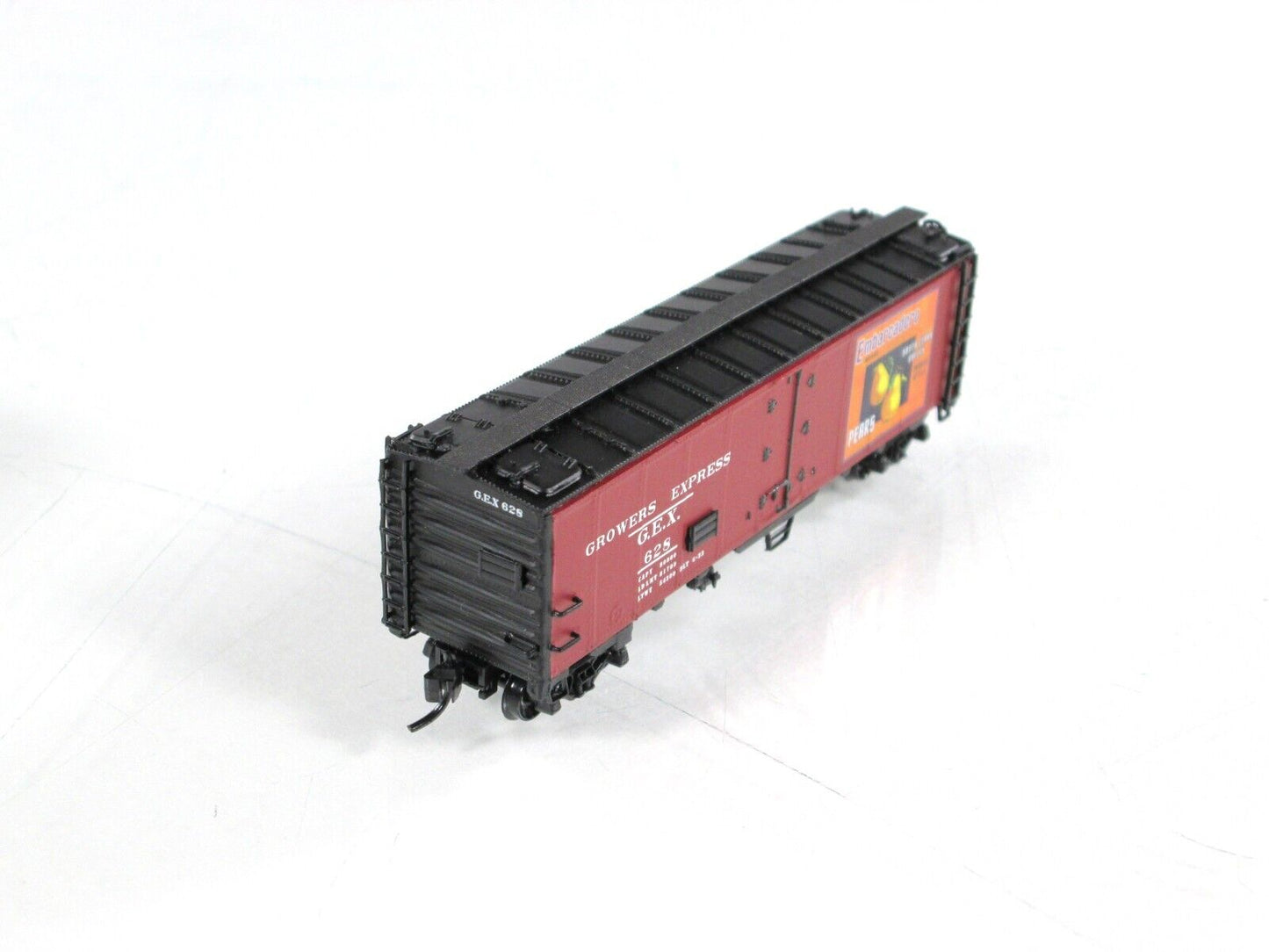 N Scale ***GROWERS EXPRESS, EMBARCADERO PEARS*** Reefer #628 -YesterYear, MTL Cp