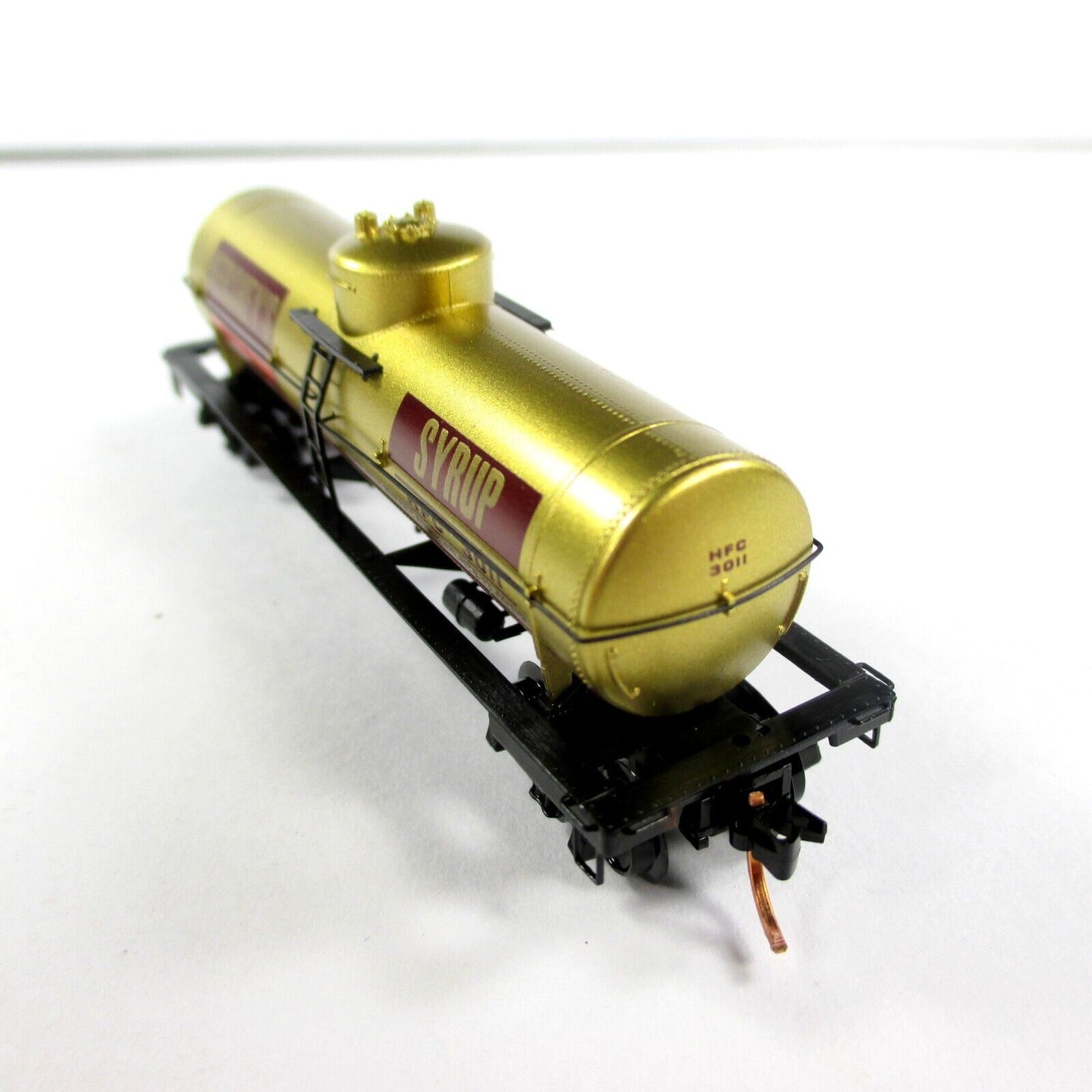 N Scale ***HERSHEY'S CHOCOLATE*** 39' Tank Car, HFC 3011 ---- Micro Trains 65510