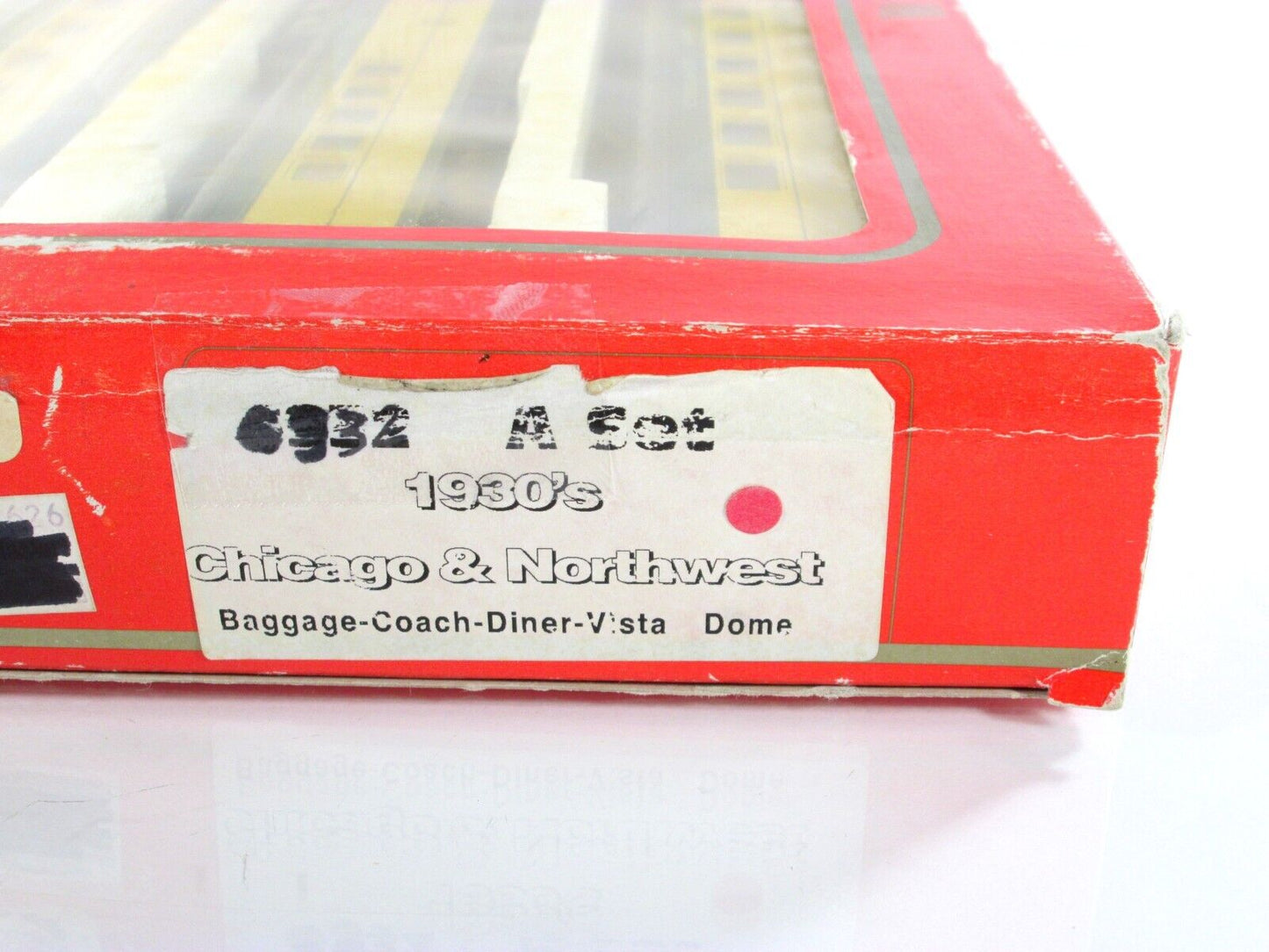 HO Scale ***CHICAGO NW*** 1930s Passenger Set A -- Rivarossi 6932, Knuckle Cplrs