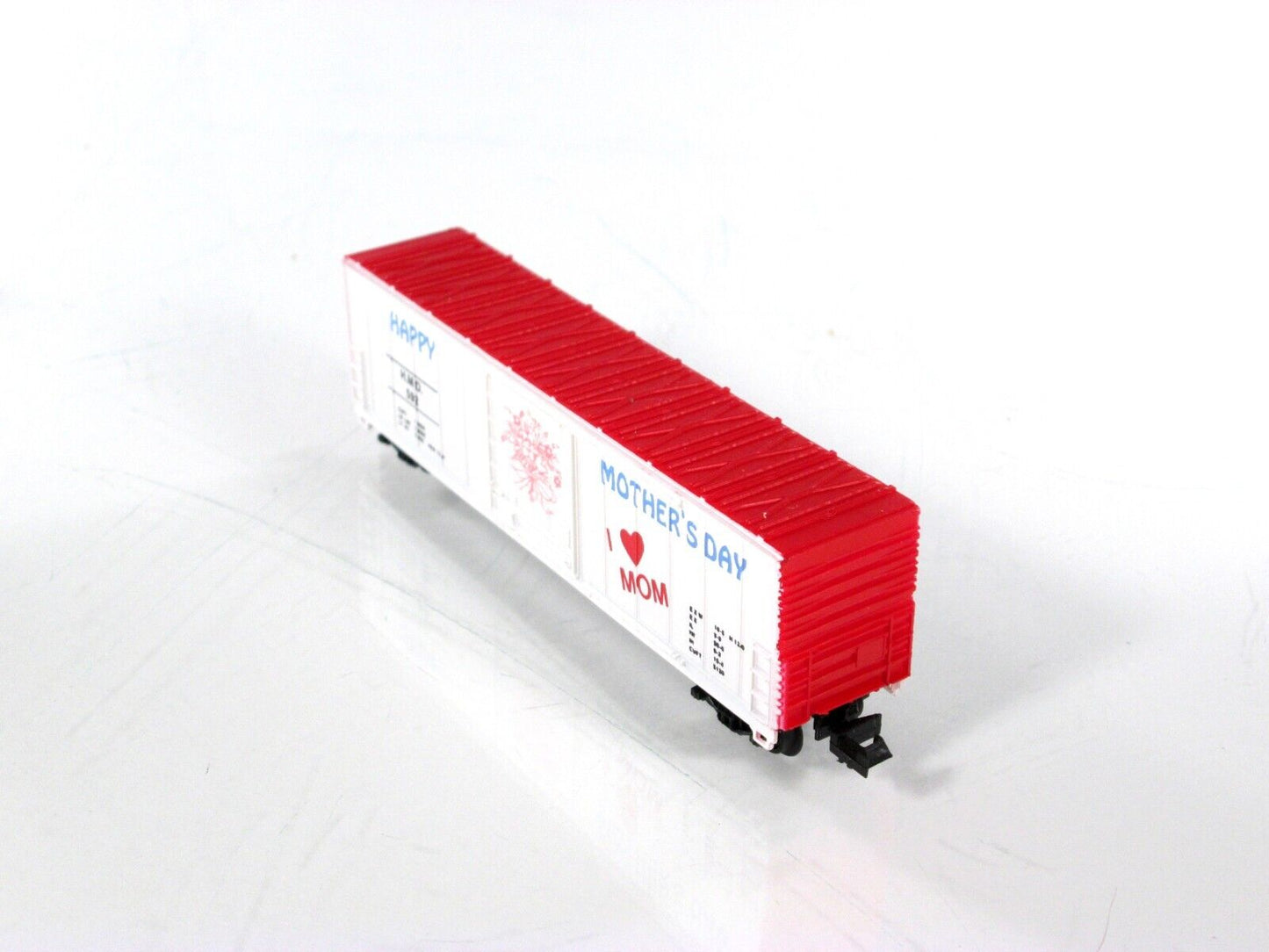N Scale ***HAPPY MOTHER'S DAY*** 50' Single Door Box Car, HMD 592 - Bev-Bel 2198