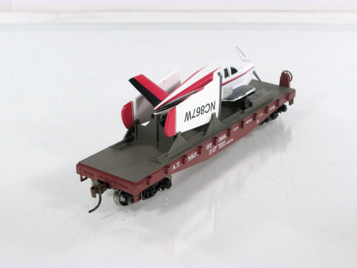 HO Scale ***SANTA FE*** Flat Car w/ Airplane, ATSF 97068 - Athearn 96325 ***RARE