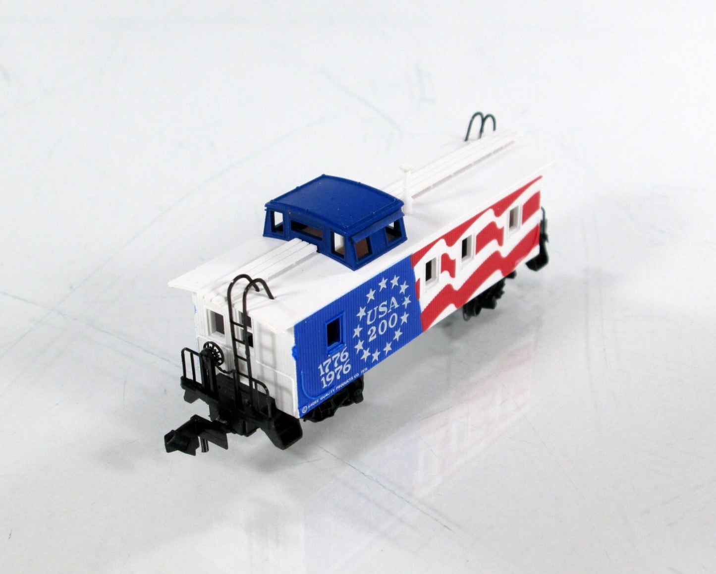 N Scale ***JULY 4th 1776-1976*** Bicentennial Caboose ------ Micro Trains 50990