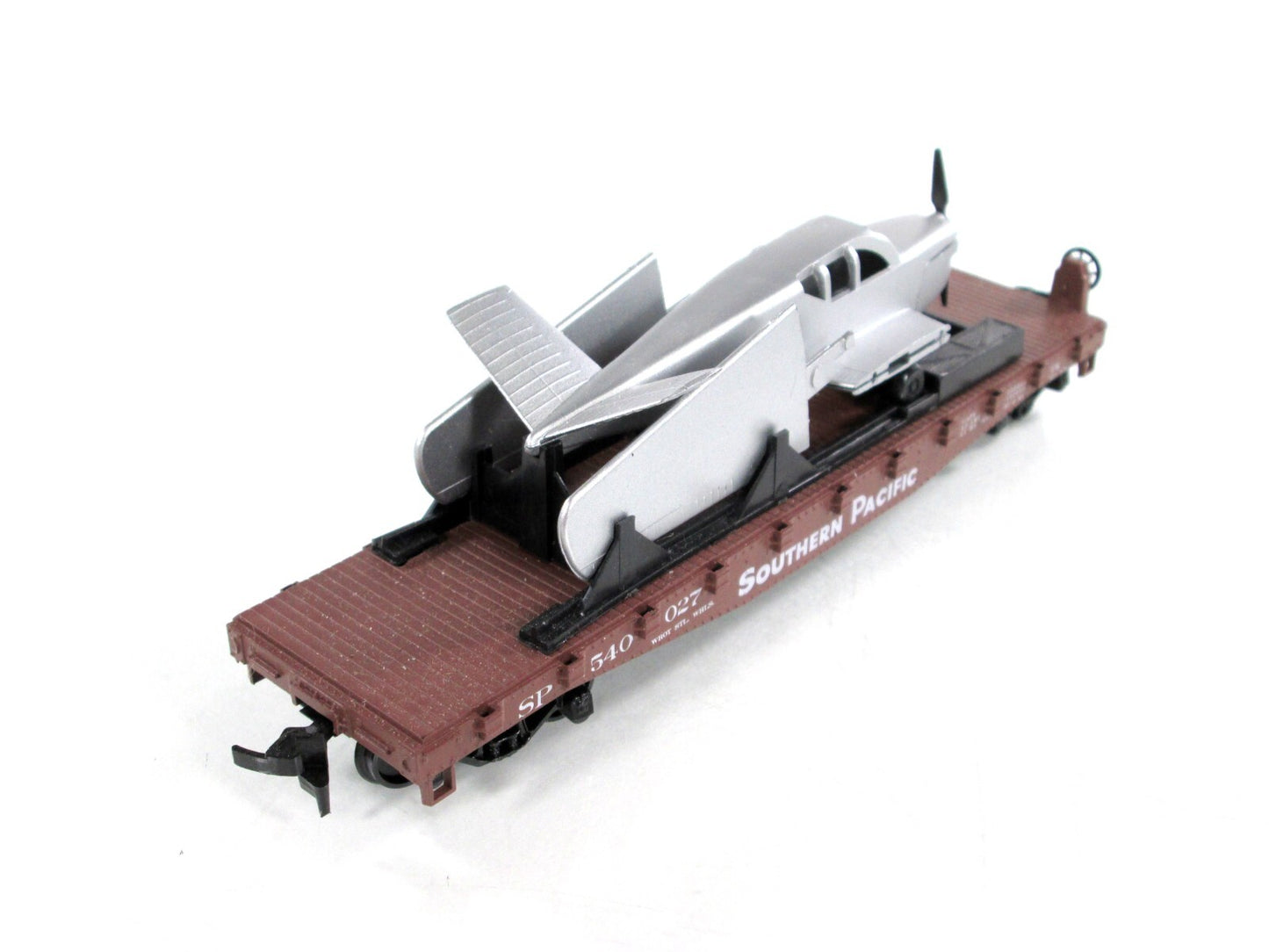 HO Scale ***SOUTHERN PACIFIC*** 40' Flat Car w/ Airplane Load #540027 - Athearn