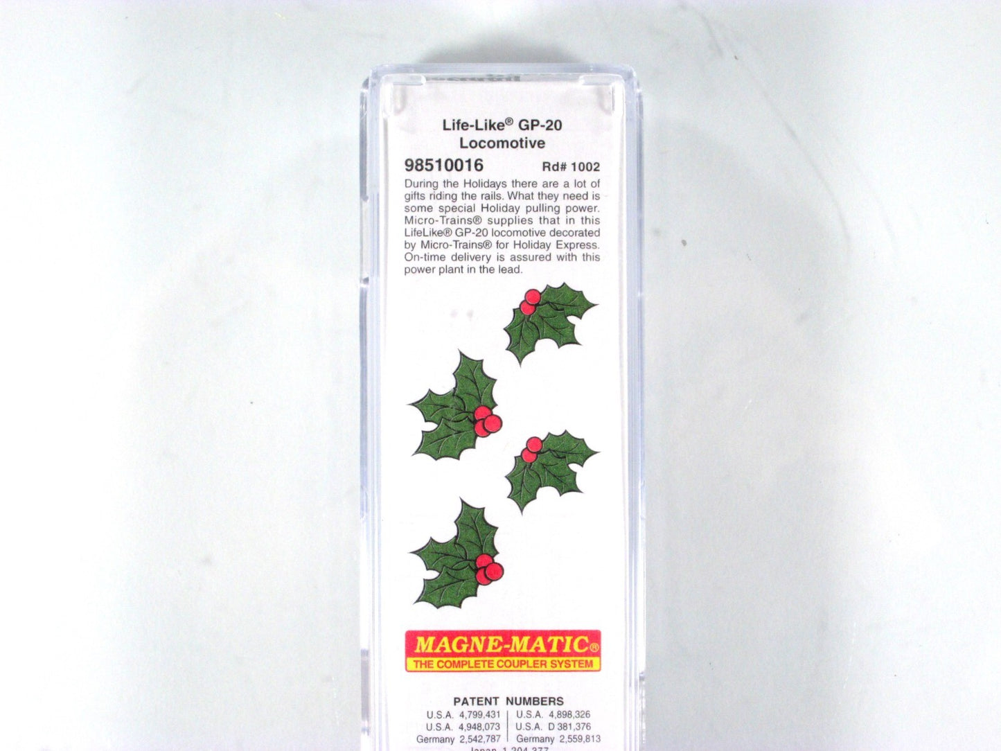 N Scale ***HOLIDAY EXPRESS*** GP-20 Christmas Locomotive - Micro Trains 98510016