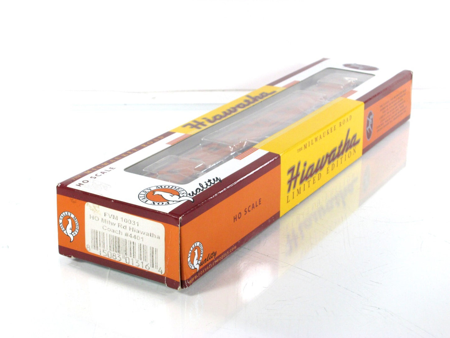 HO Scale **MILWAUKEE RD** 1935 HIAWATHA Passenger Coach #4401 - FOX VALLEY 10031
