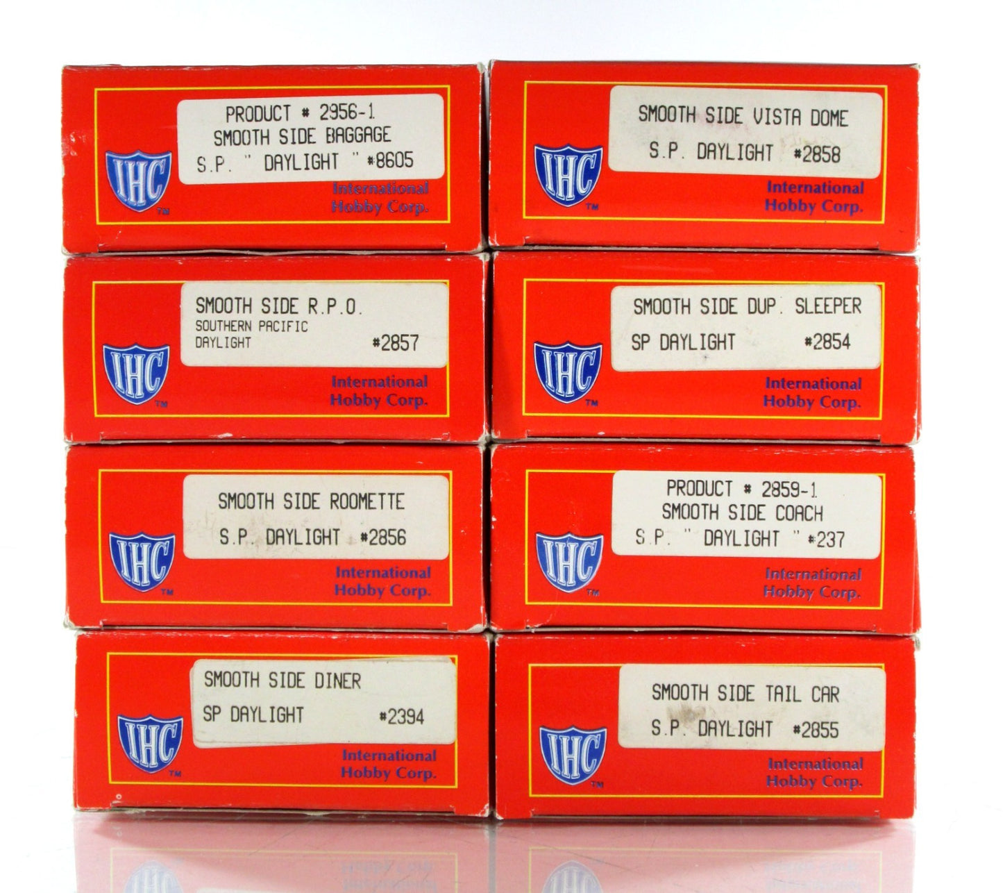 HO Scale ***SOUTHERN PACIFIC DAYLIGHT*** Lightweight Passenger 8-Car Set - IHC