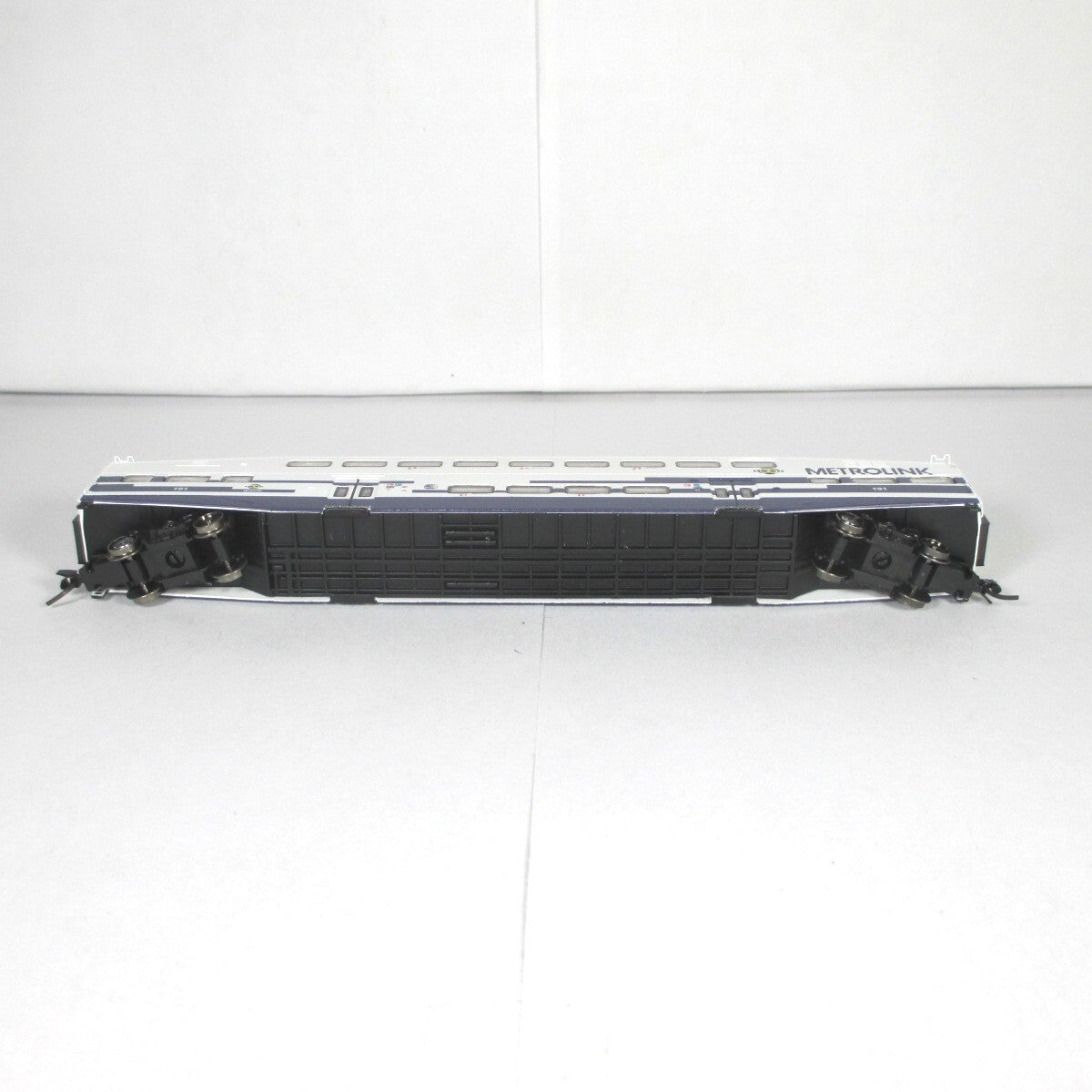 N Scale BOMBARDIER METROLINK Bi-Level Passenger Coach Car #191 --- Athearn 10147