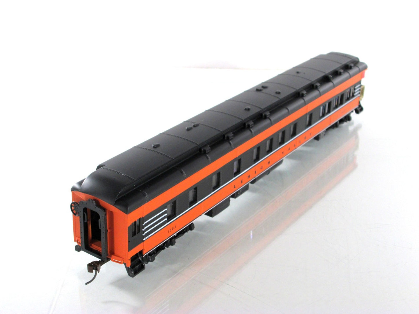 HO Scale **LEHIGH VALLEY** Heavyweight Passenger 8-Set - IHC 49368, Knuckle Cplr