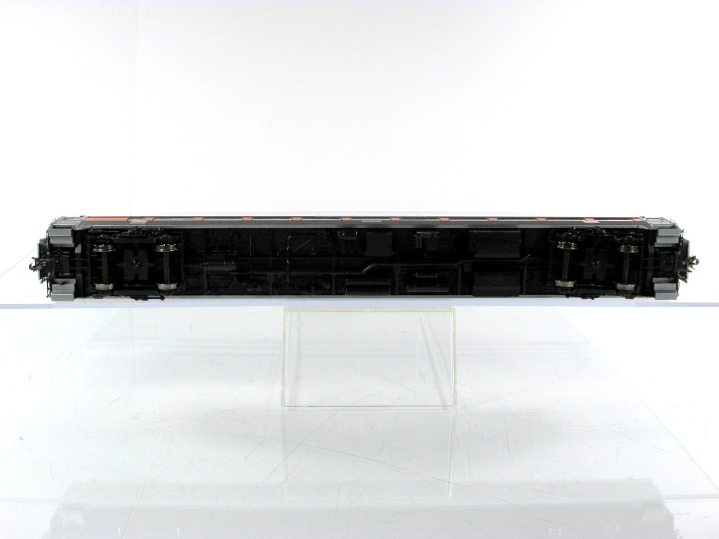 HO Scale ***NEW HAVEN*** Passenger Coach #8644 --- Rapido 17028, Lighted **RARE*