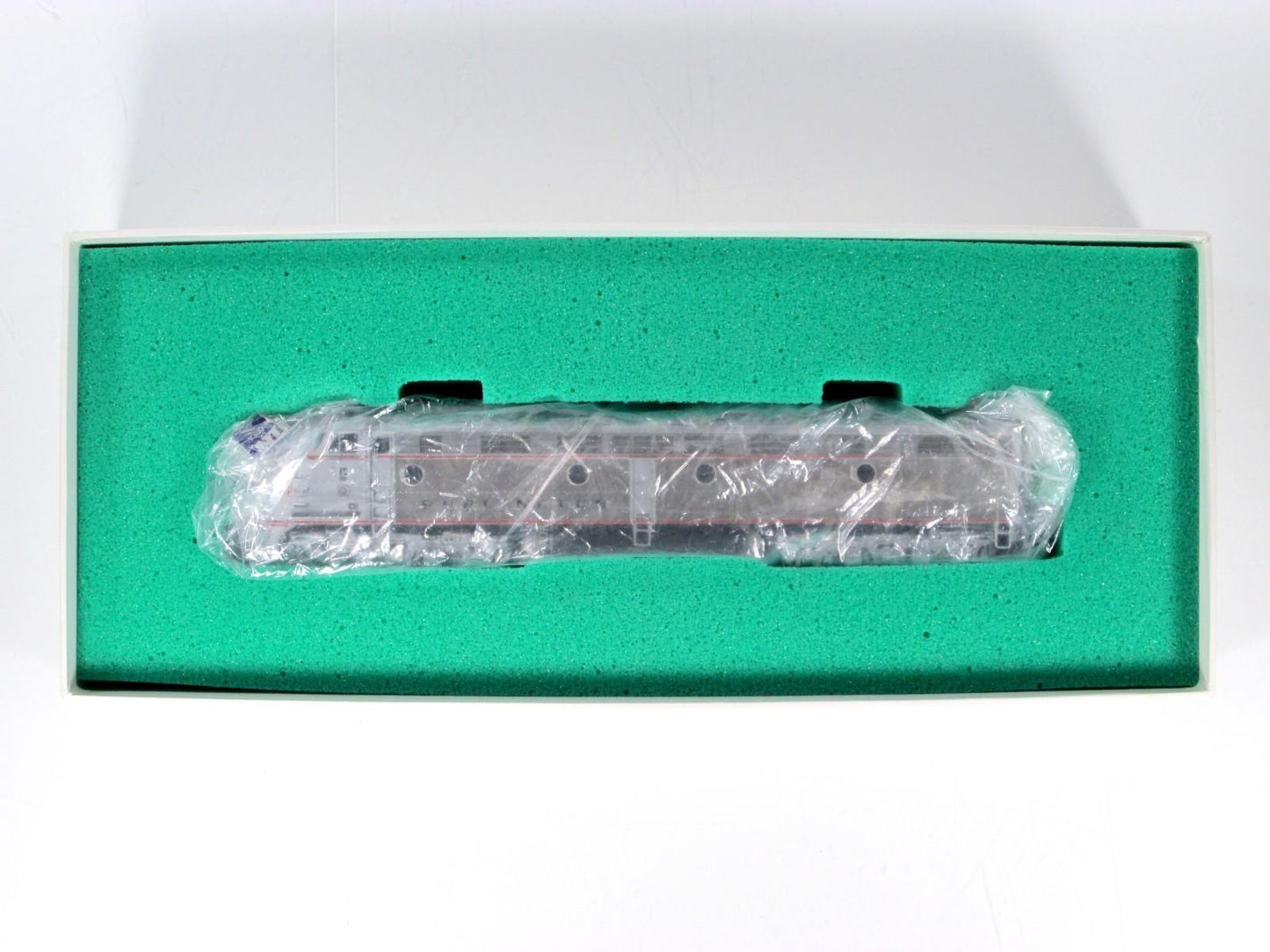 HO Scale Brass ***CB&Q*** E8A #9983 -- Overland OMI-6013, w/ Sound & DCC ***Read