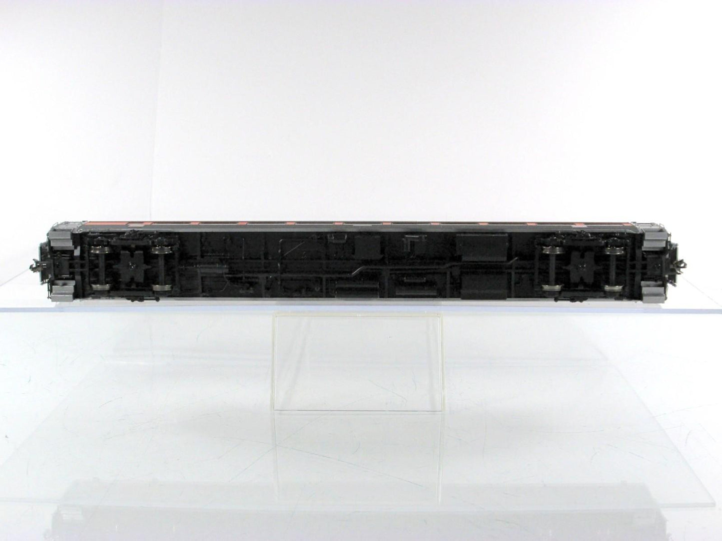 HO Scale ***NEW HAVEN*** Paassenger Coach #8613 -- Rapido 17024, Lighted **RARE*