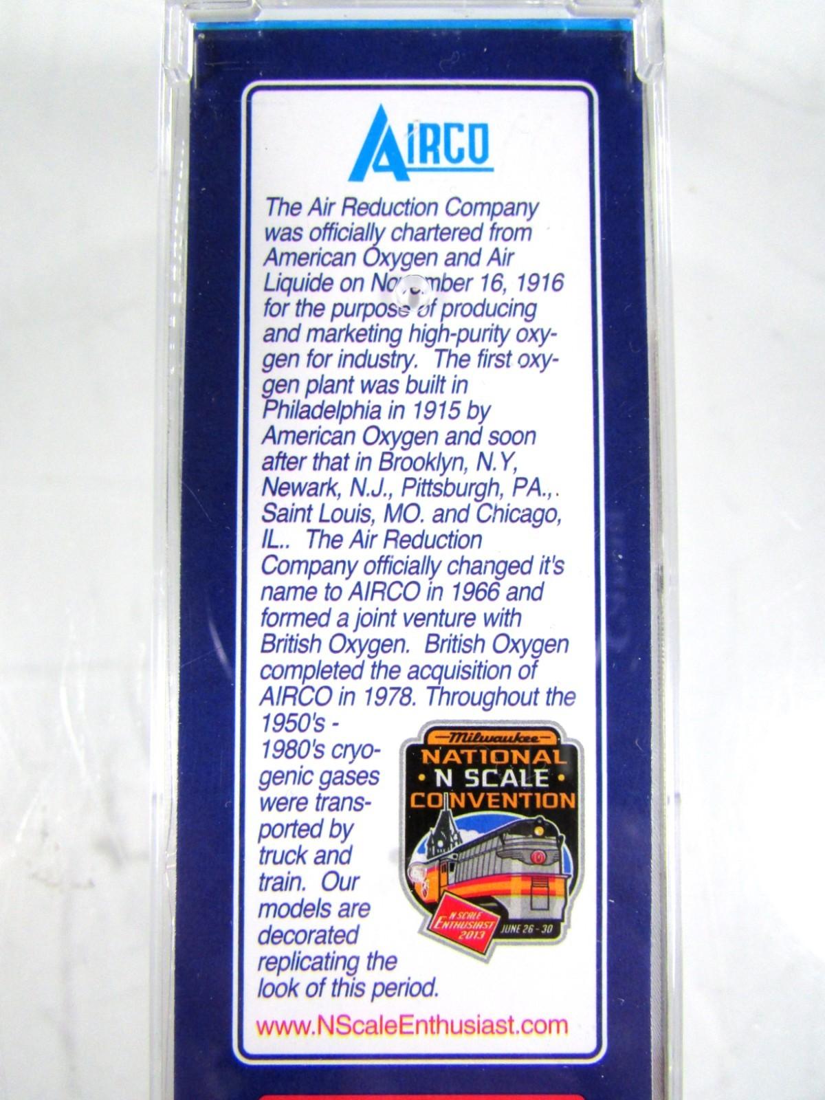 N Scale ****AIRCO*** 40' Box / Tank Car, AROX 123 --- Micro Trains NSE MTL 12-96