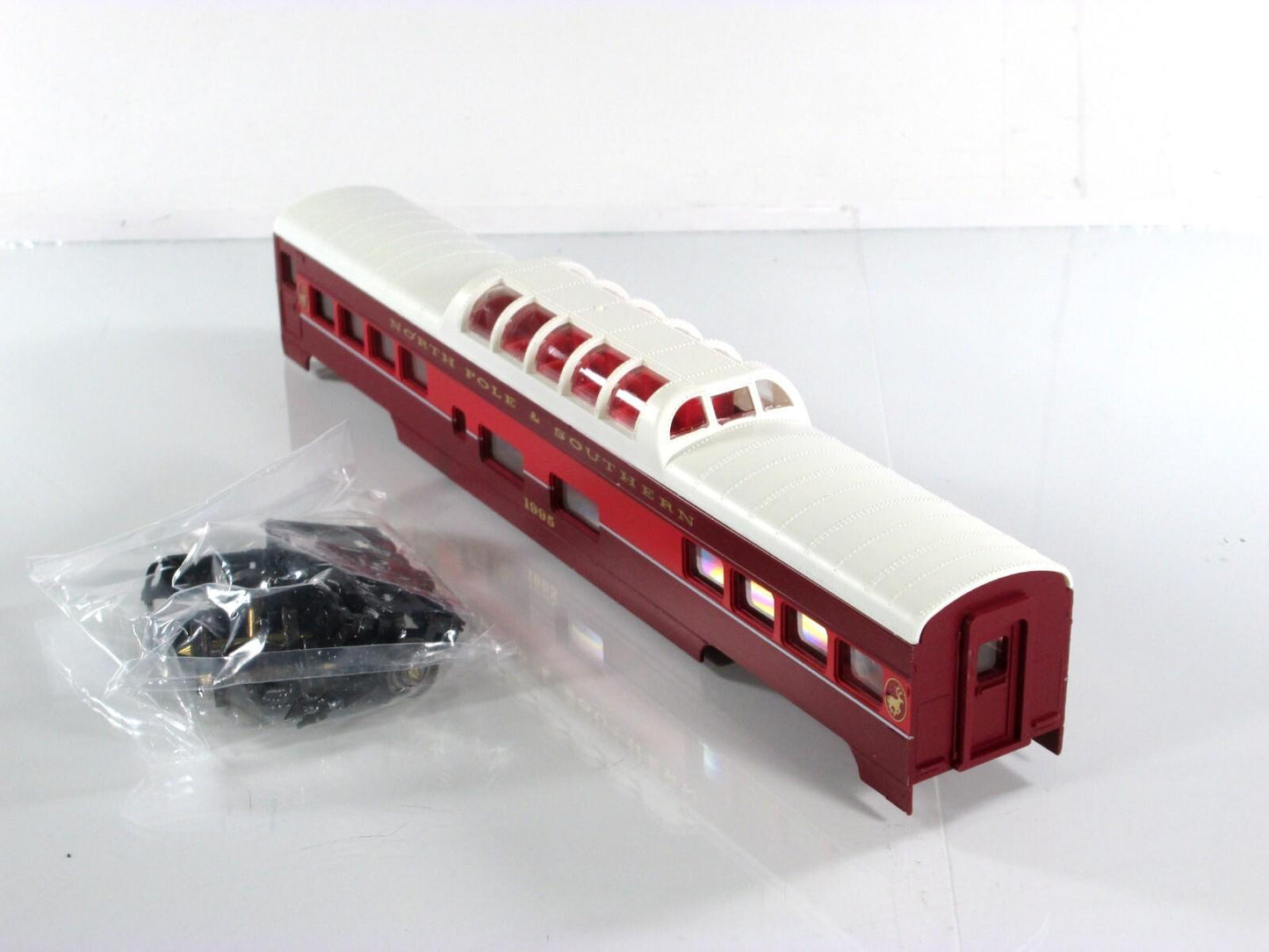HO Scale **NORTH POLE & SOUTHERN** CHRISTMAS 1995 Passenger Dome Car --- Con-Cor