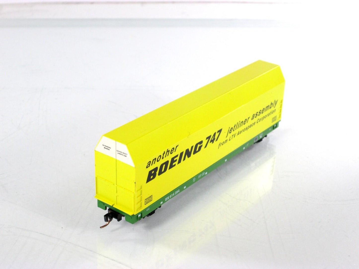 N Scale **BOEING 747 SKYBOX*** Jetliner on Flat Car, BN 614284 - LBF, MTL Cplrs