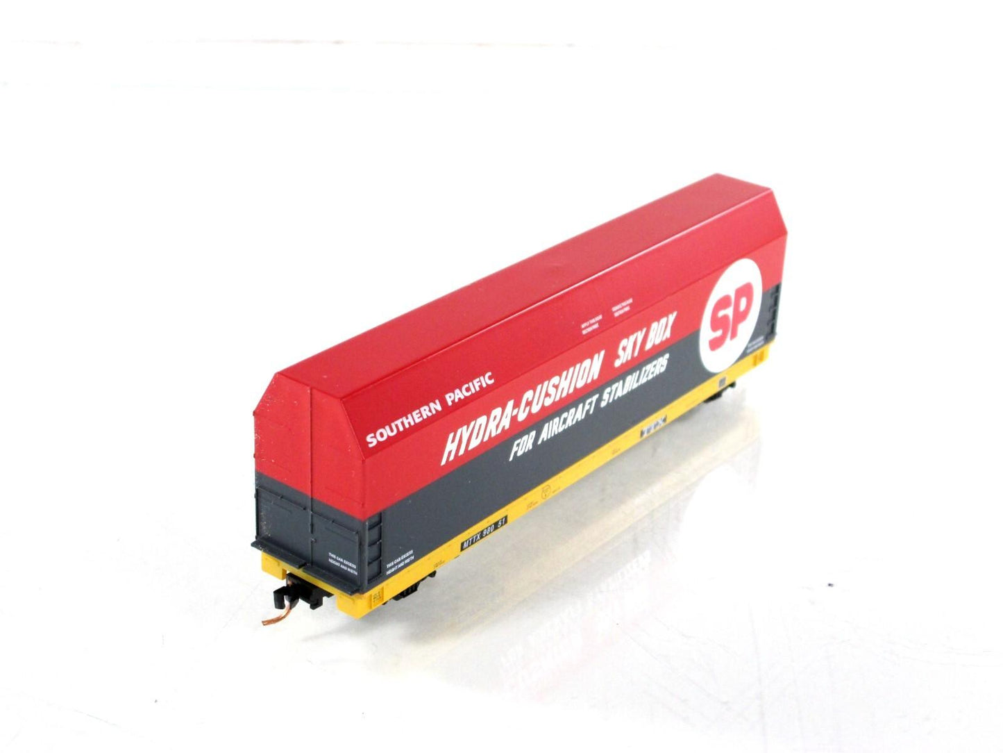 N Scale ***HYDRA-CUSHION SKYBOX*** on Flat Car, SP--TTX 98051 - LBF, MTL Cplrs