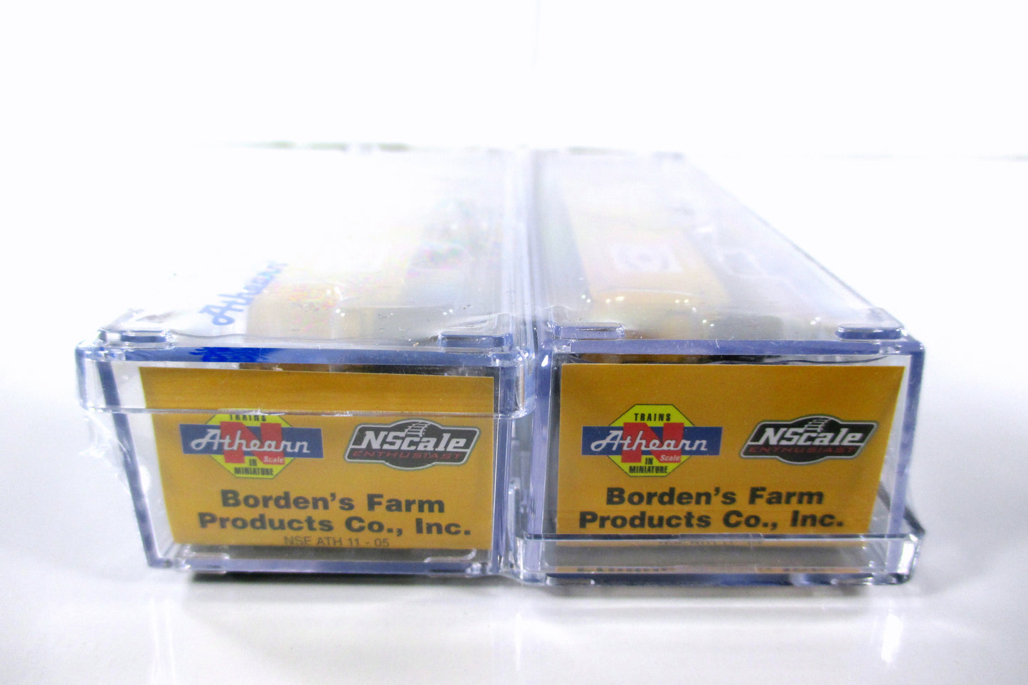 N Scale **BORDEN'S** Milk Tank Reefer Set, BFPX 506, 507 - Athearn Special Run