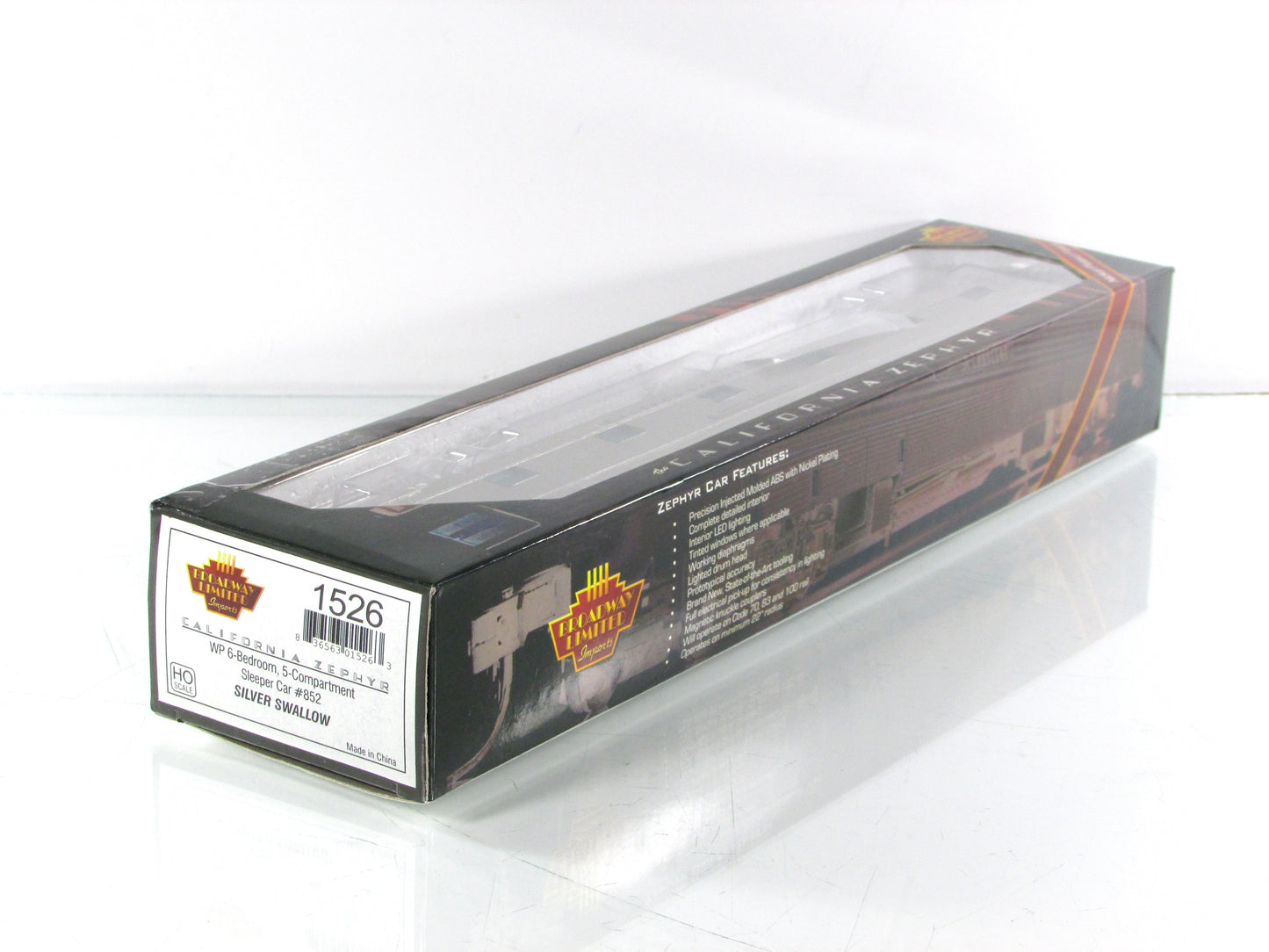 HO Scale ***WP CA ZEPHYR*** SILVER SWALLOW Sleeper #852 --Broadway 1526, Lighted