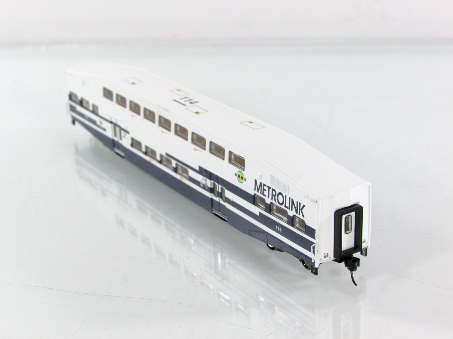 N Scale ***METROLINK*** Bi-Level Bombardier Coach #114 - Athearn 10154 **RARE