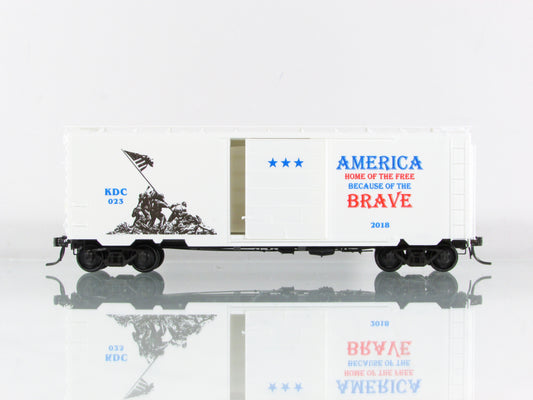 HO Scale ***AMERICA, HOME of the FREE, BRAVE*** Box Car - Kadee Special 6923