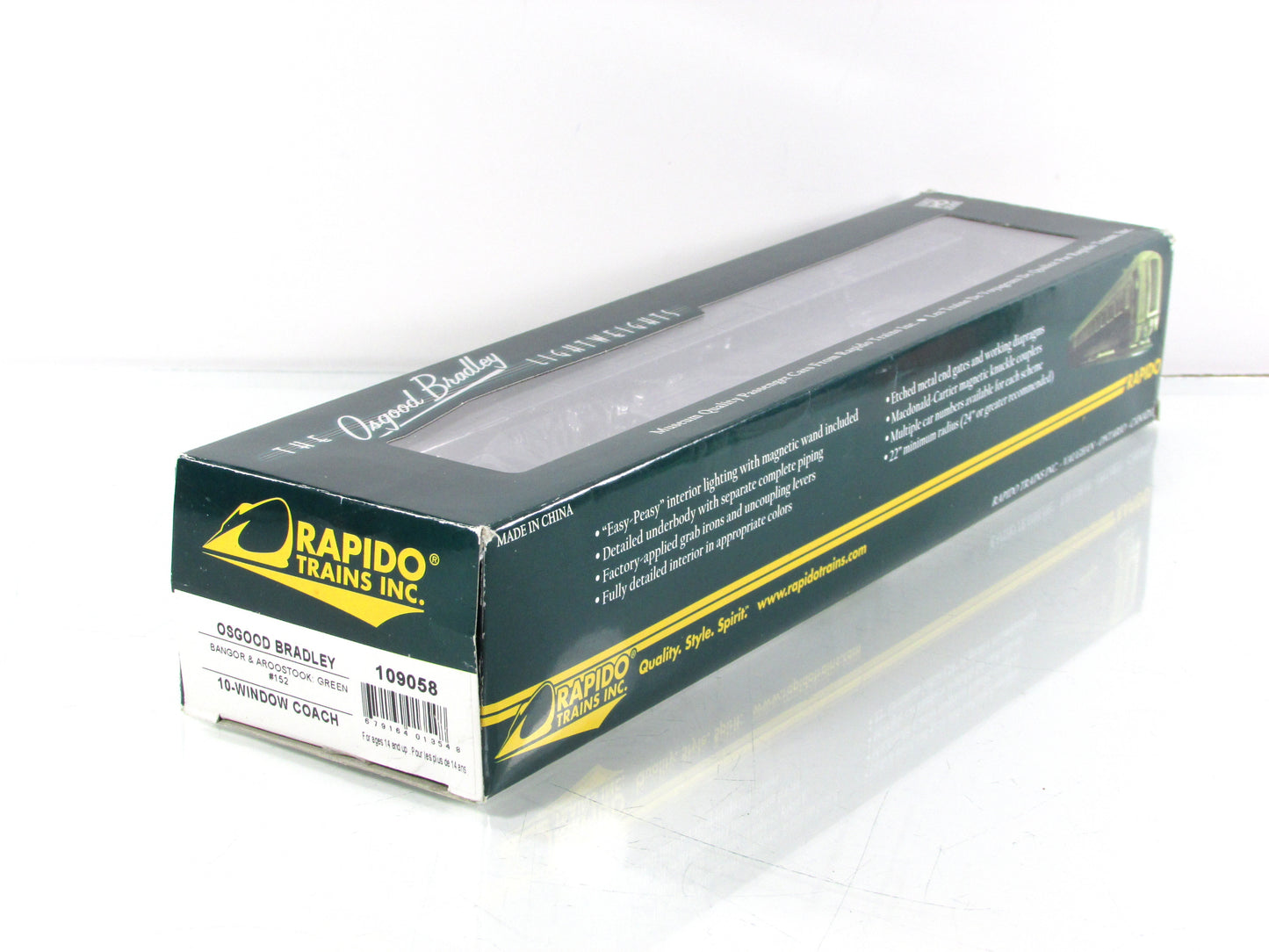 HO Scale *BANGOR AROOSTOOK* Osgood Bradley Coach #152 - Rapido 109058, Lighted