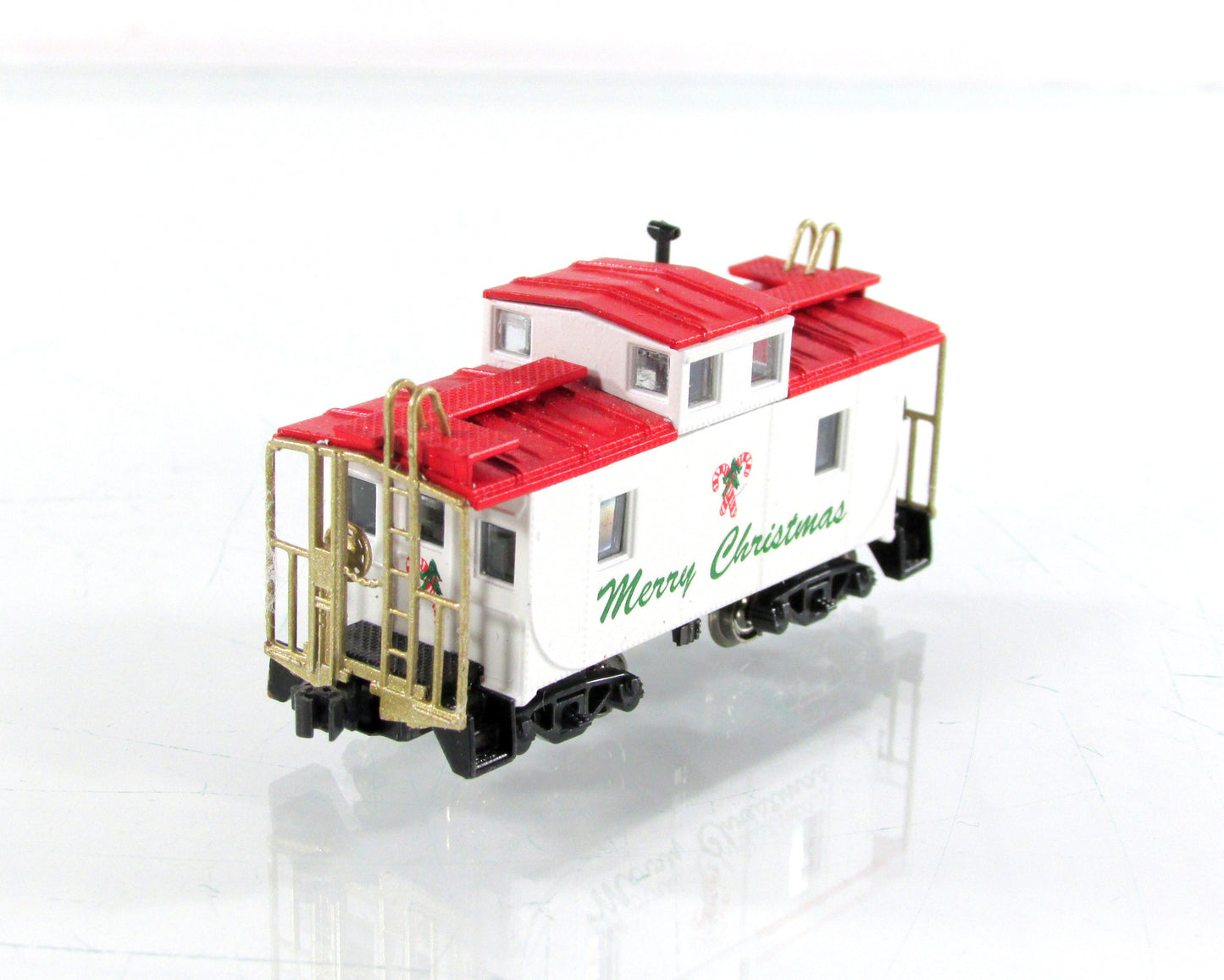N Scale ***MERRY CHRISTMAS*** Caboose - Kato? Lighted?