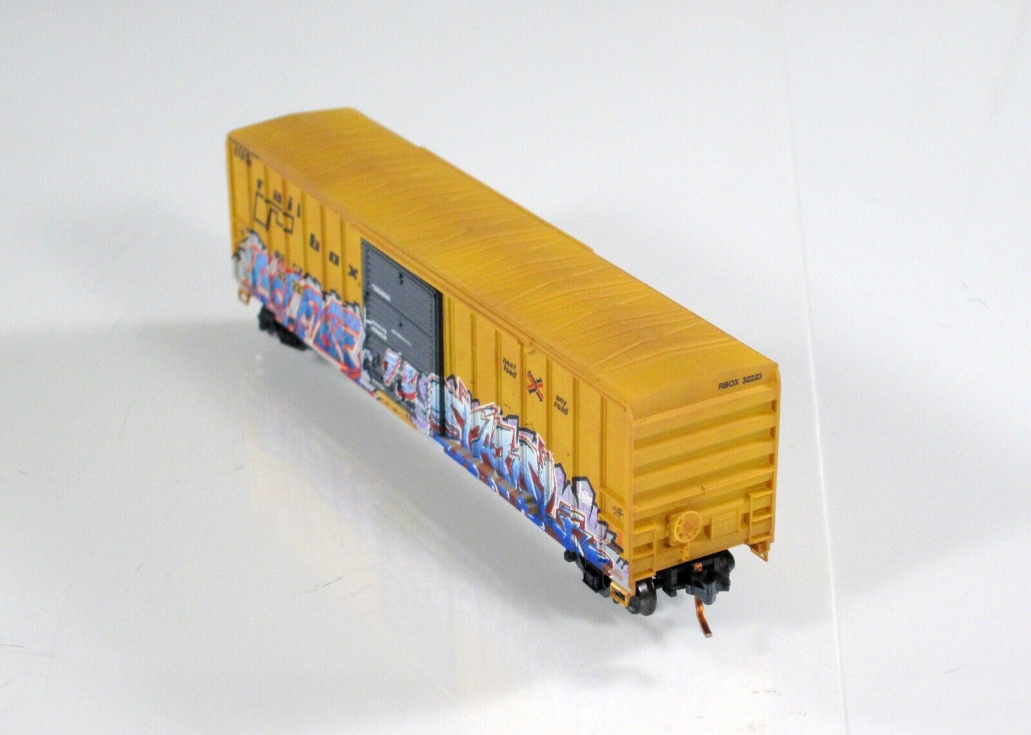 N Scale **RAILBOX GRAFFITI** Box Car #32223- Micro Trains NSE MTL 16-30 *RARE*