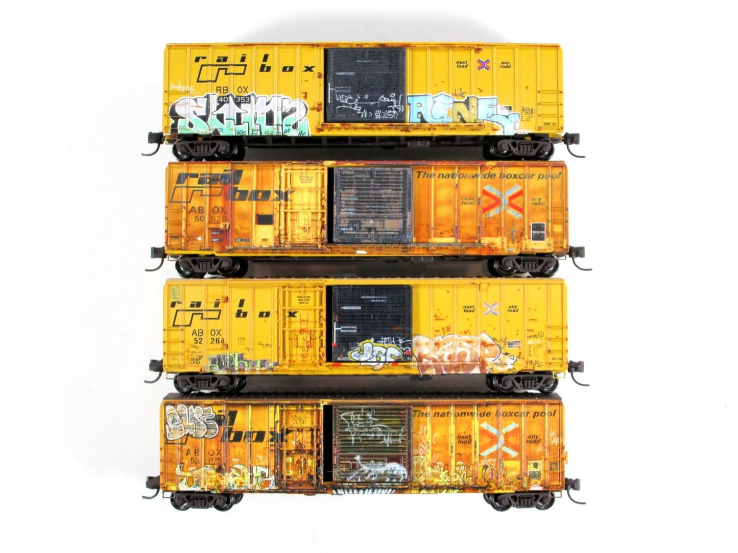 N Scale *RAILBOX* Weathered, Monkey Graffiti Box Car Set - Micro Trains 99305600