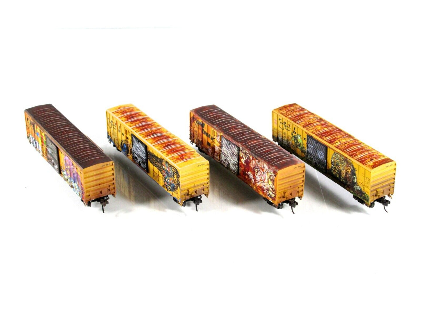 N Scale *RAILBOX* Weathered, Monkey Graffiti Box Car Set - Micro Trains 99305600