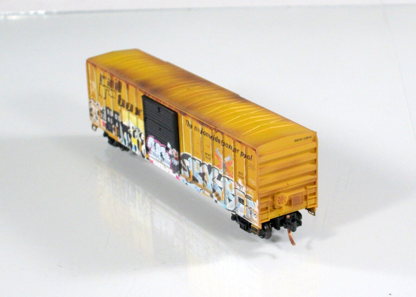 N Scale **RAILBOX GRAFFITI** Box Car #32654 - Micro Trains NSE MTL 16-212 *RARE*