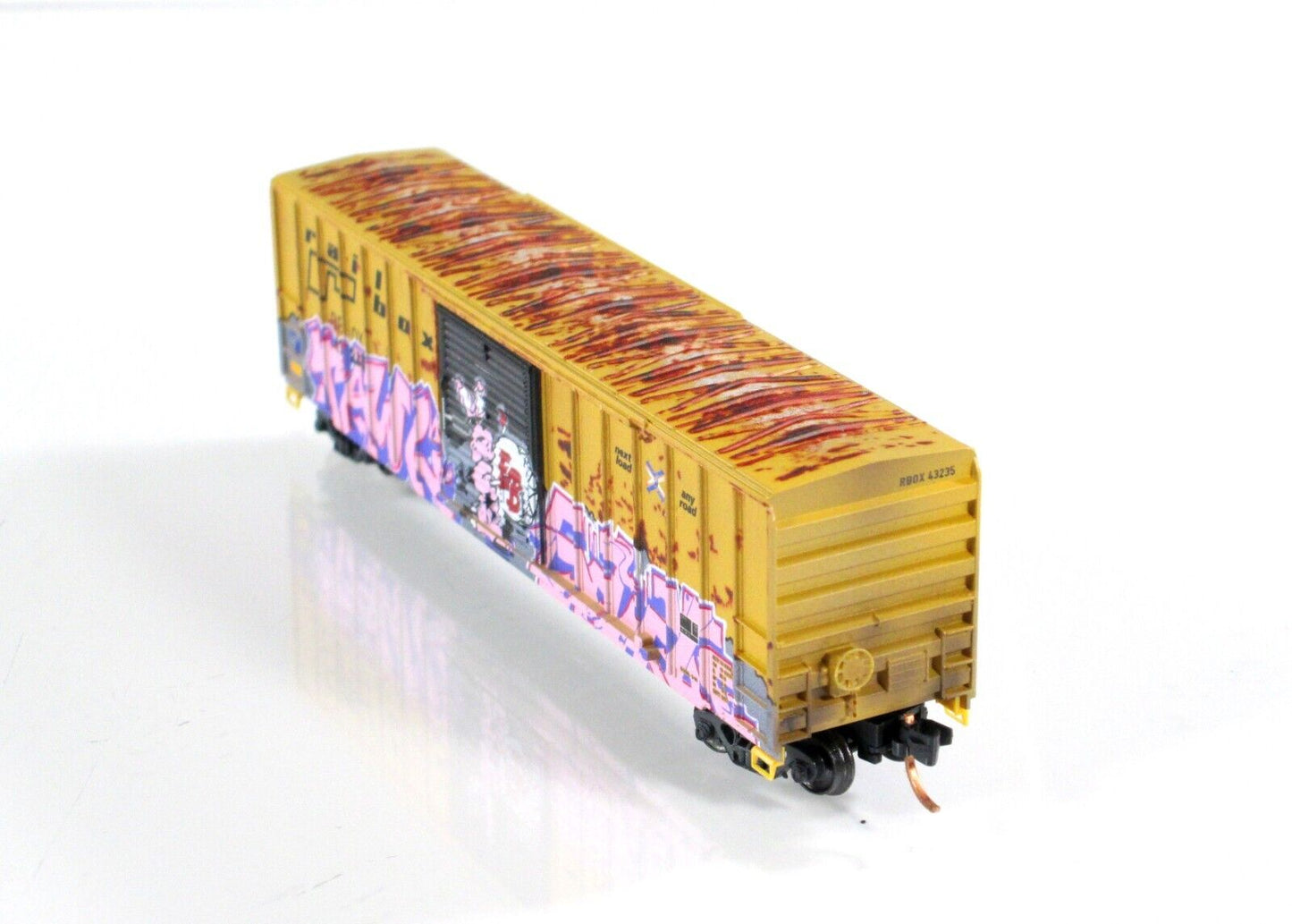 N Scale RAILBOX  **Bubble Gum Day**  GRAFFITI Box Car - Micro Trains 02544566