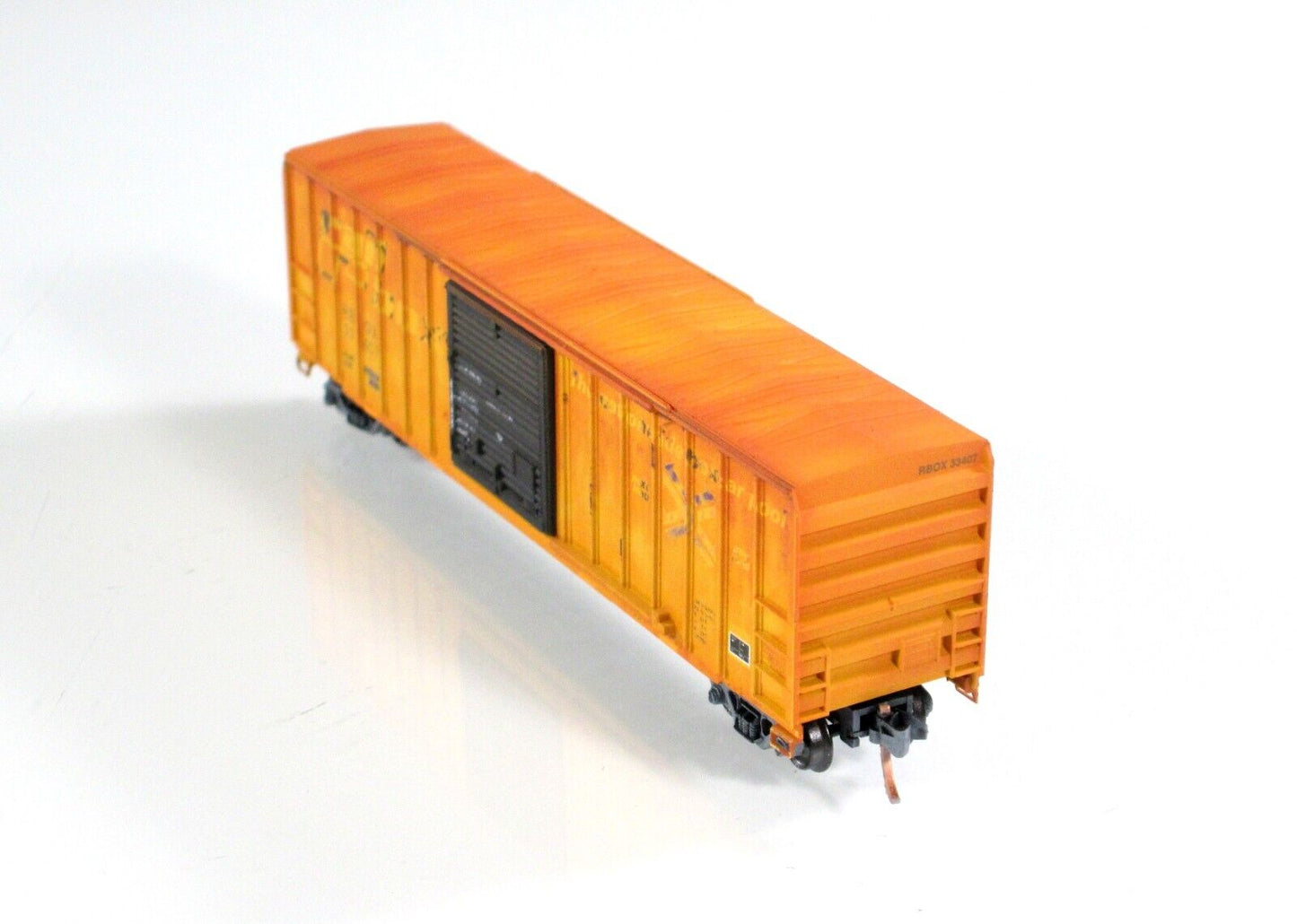 N Scale **RAILBOX GRAFFITI** Box Car #33407 - Micro Trains NSE MTL 17-90 *RARE*