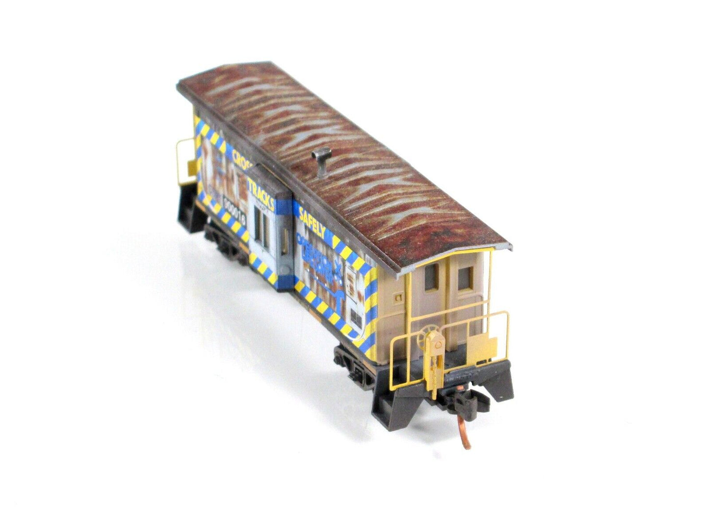 N Scale **CSX** Weathered **OPERATION LIFESAVER** Caboose -Micro Trains 13044210