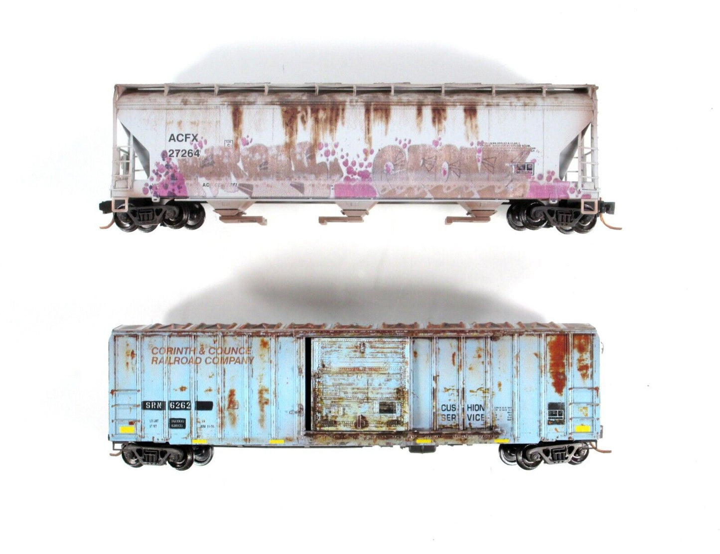 N Scale **SPACESHIP GRAFFITI** Box Car & Hopper 2-Pack - Micro Trains 99305460