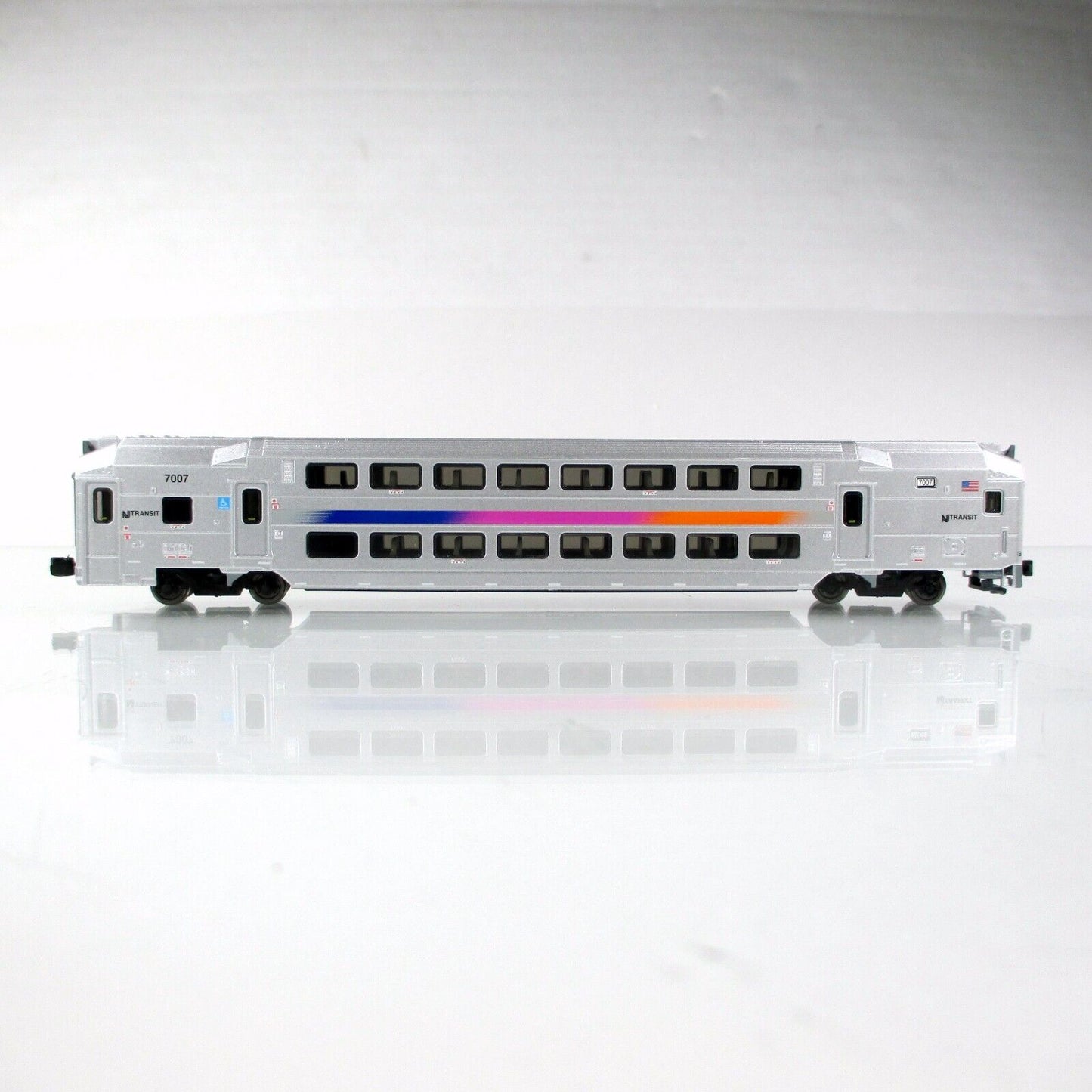 N Scale NEW JERSEY TRANSIT Multi-Level Coach, Interior, #7007 - Atlas 40 004 044
