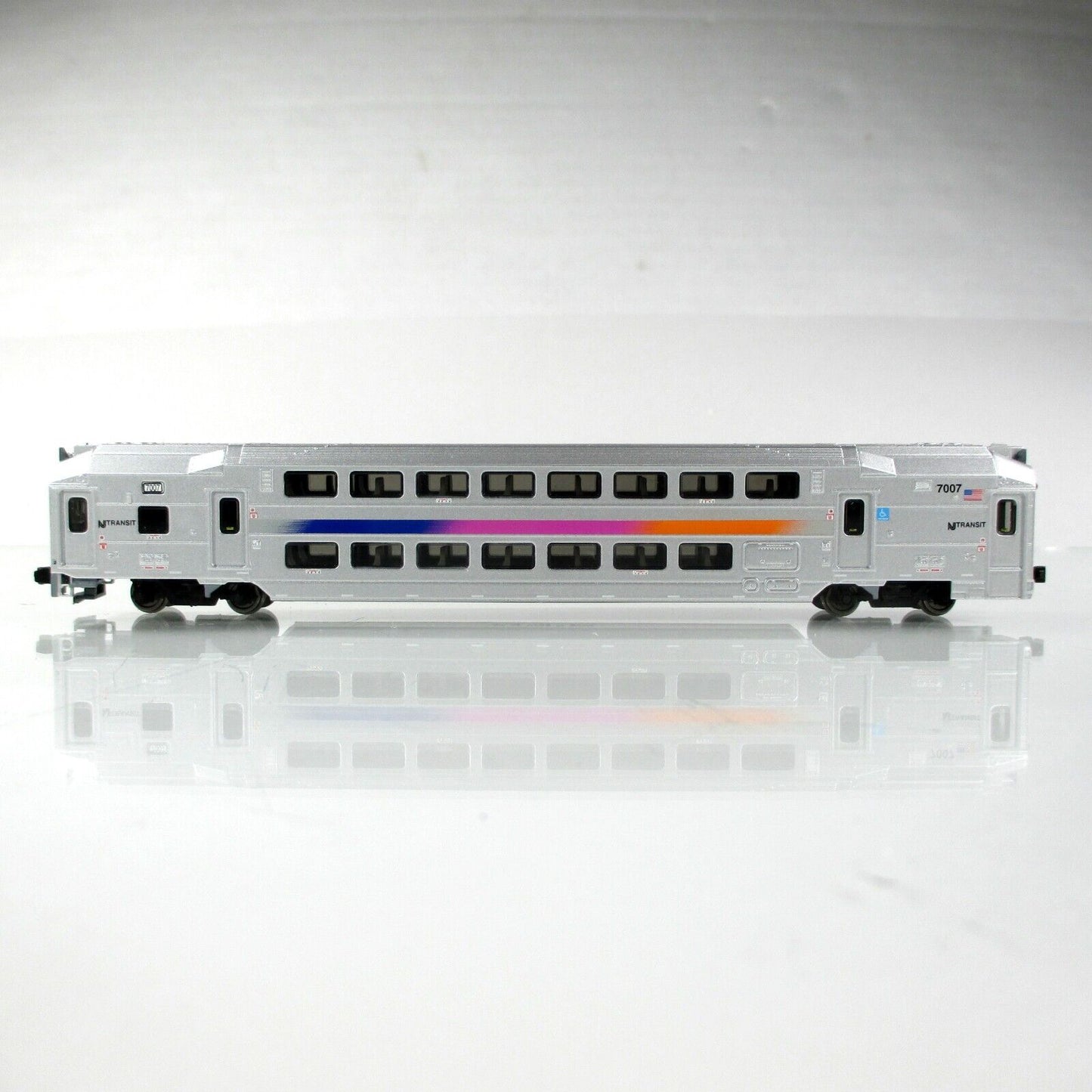 N Scale NEW JERSEY TRANSIT Multi-Level Coach, Interior, #7007 - Atlas 40 004 044
