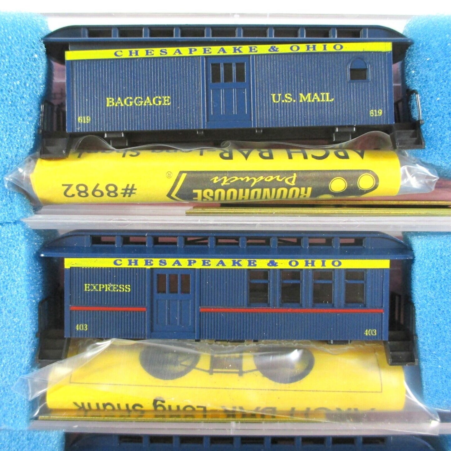 N Scale CHESAPEAKE & OHIO OVERTON Passenger 4-Car Set -Roundhouse, Knuckle Cplrs