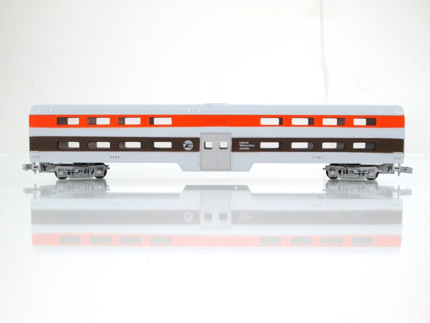N Scale CHICAGO RTA Budd Bi-Level Smoothside Coach #7707, Con-Cor 004403 **RARE*