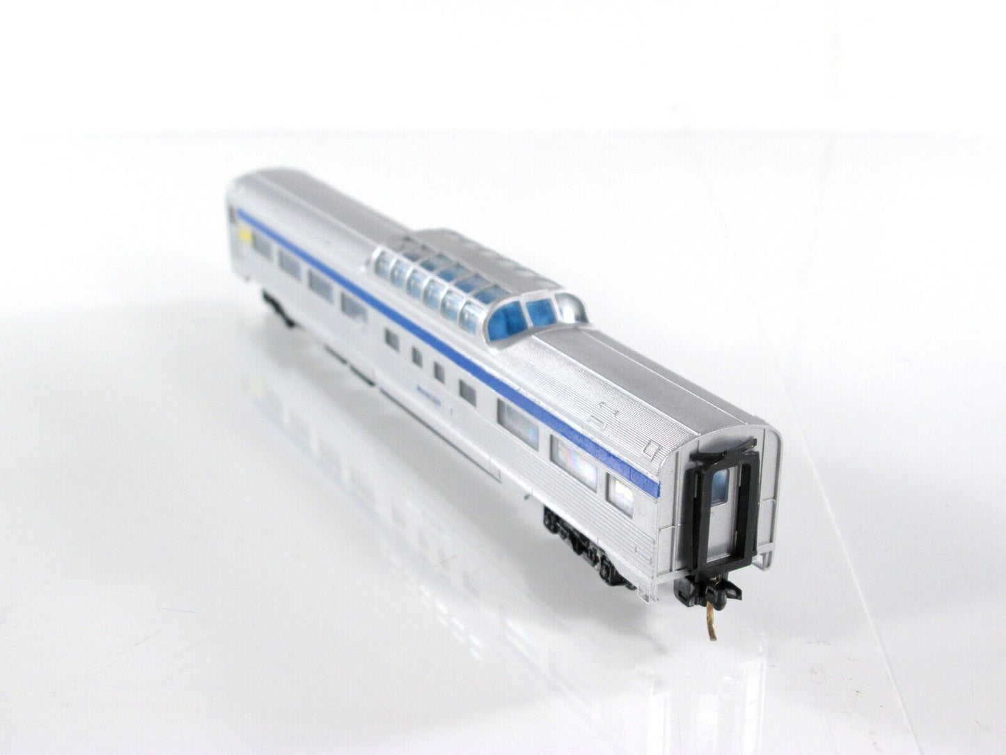 N Scale VIA Rail Dome Car *Skyline 500* - Micro Trains Couplers - Con-Cor 040245